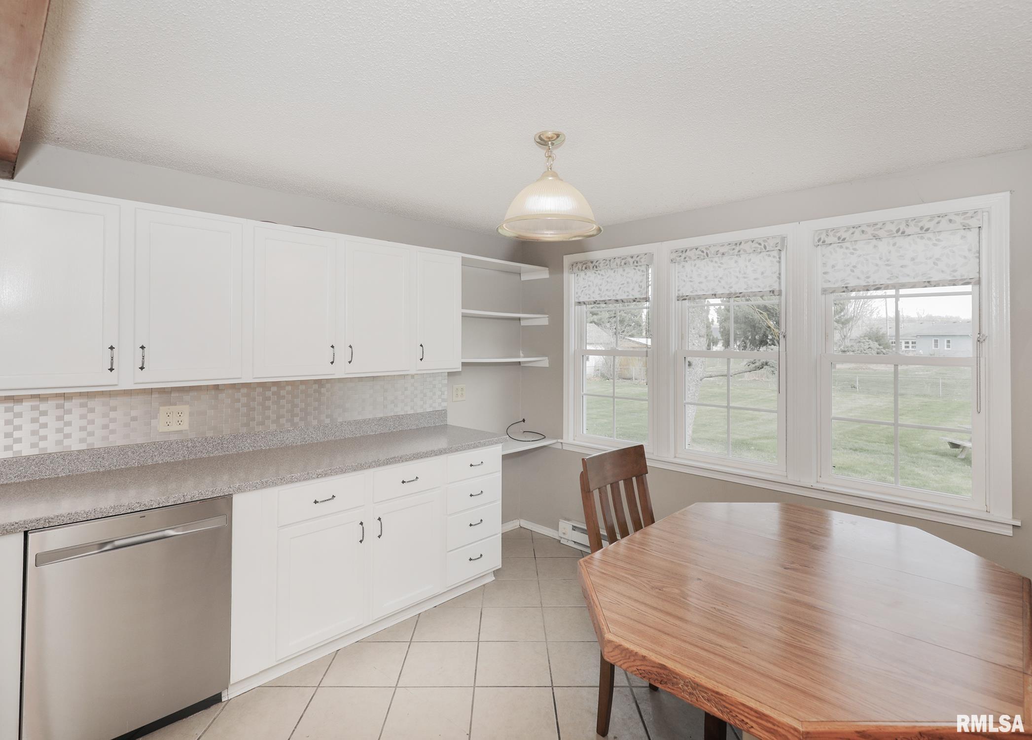 1607 65th Avenue West, Rock Island, Illinois image 12