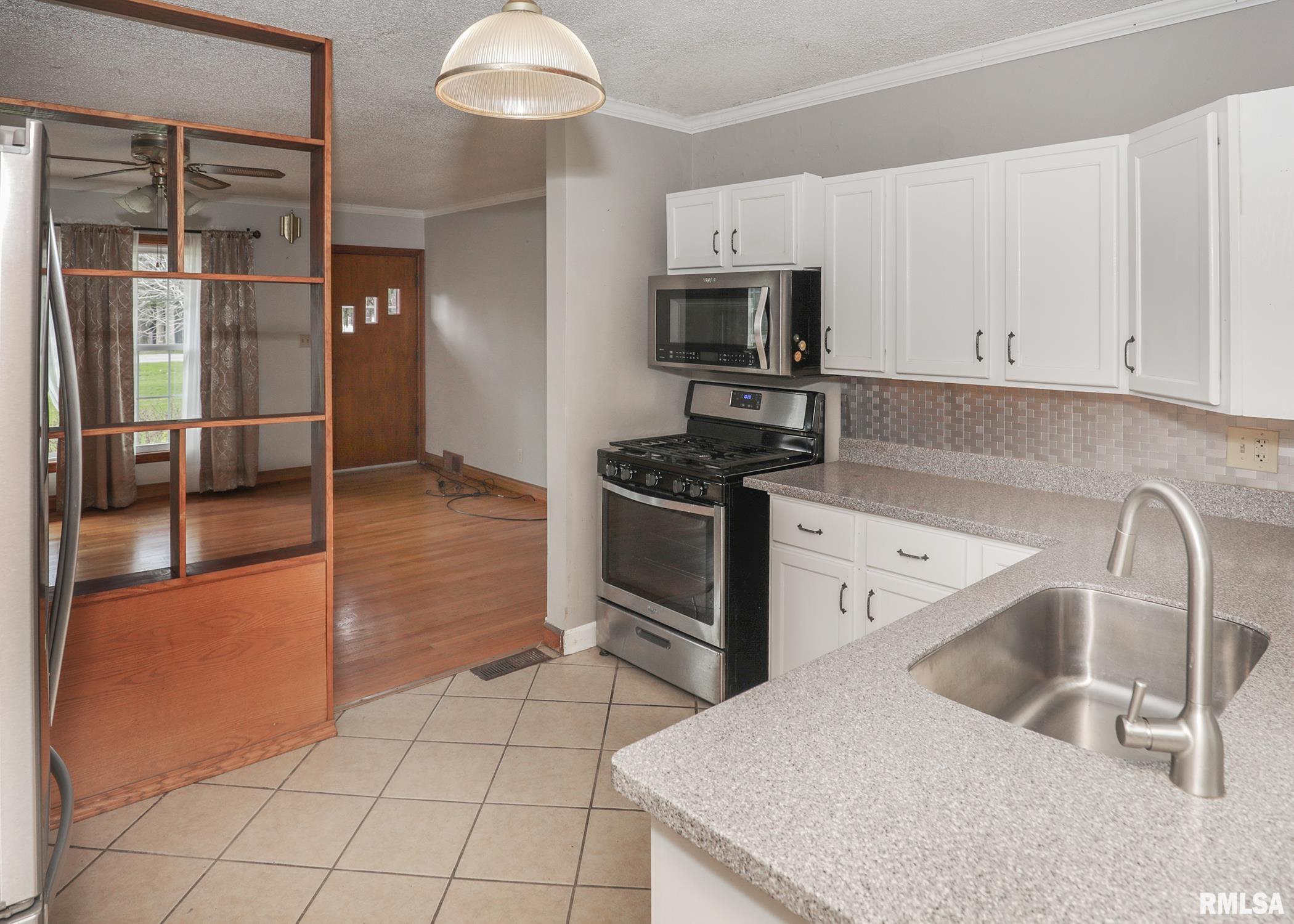1607 65th Avenue West, Rock Island, Illinois image 15
