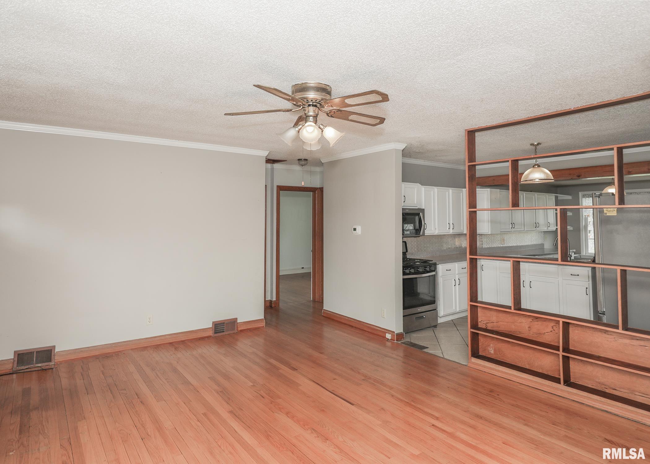 1607 65th Avenue West, Rock Island, Illinois image 4