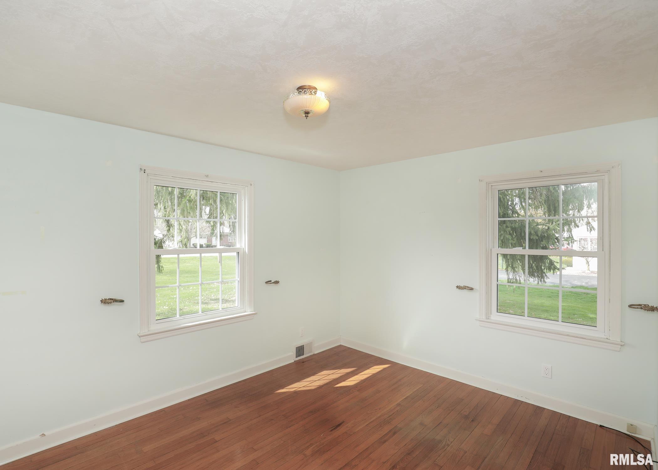 1607 65th Avenue West, Rock Island, Illinois image 9
