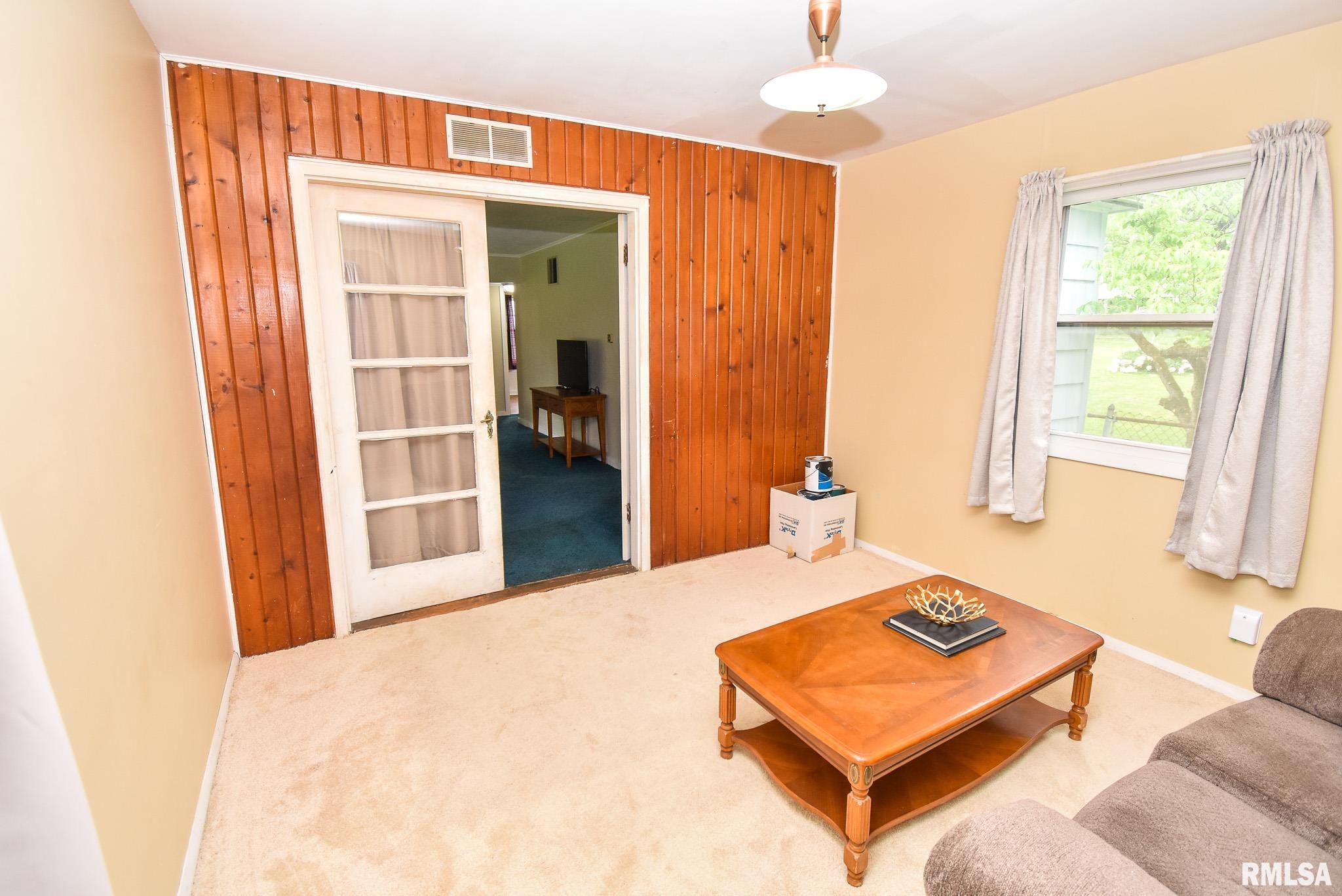 111 Linden Avenue, Germantown Hills, Illinois image 9