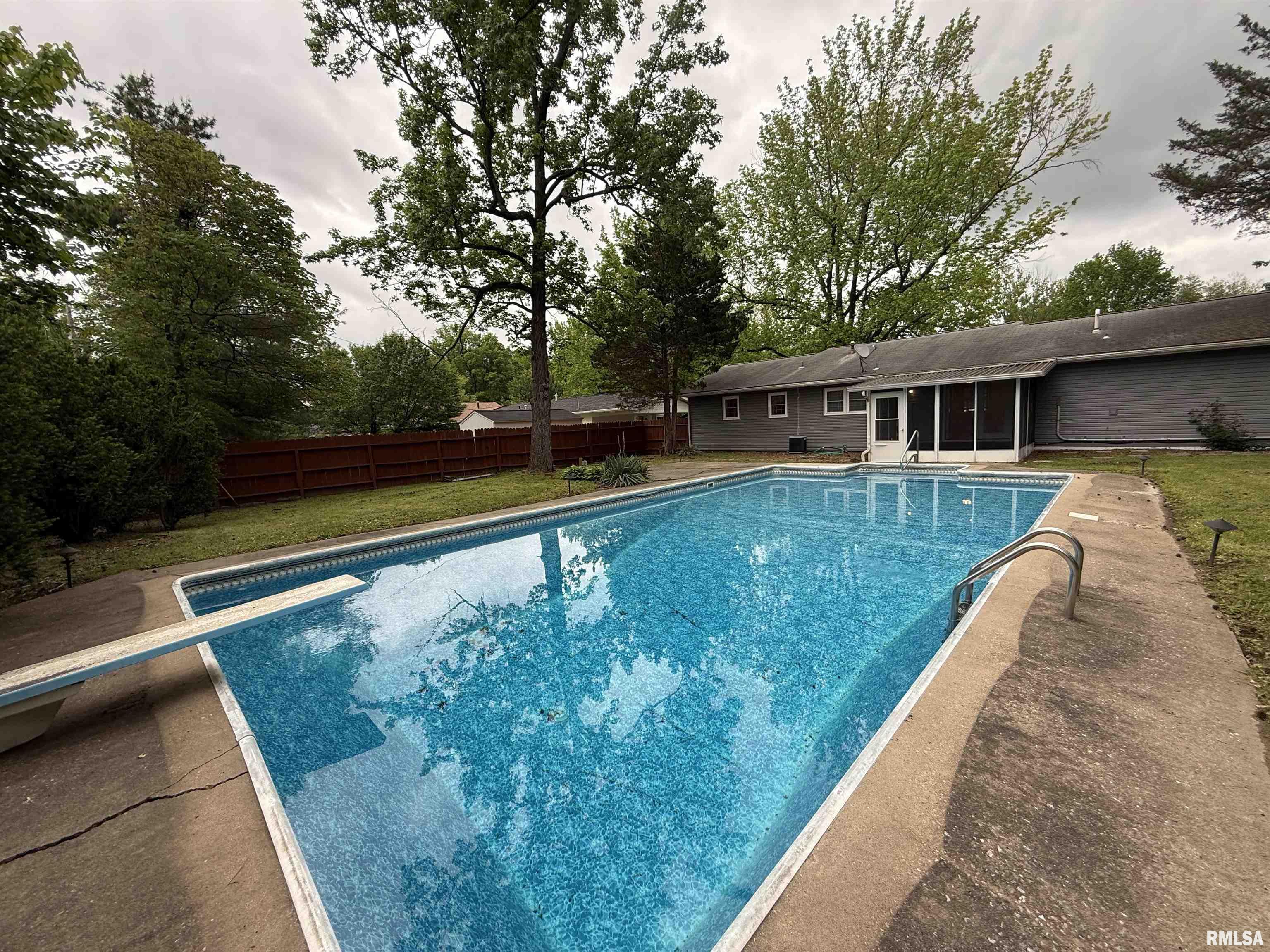 210 S Glenview Drive, Carbondale, Illinois image 37
