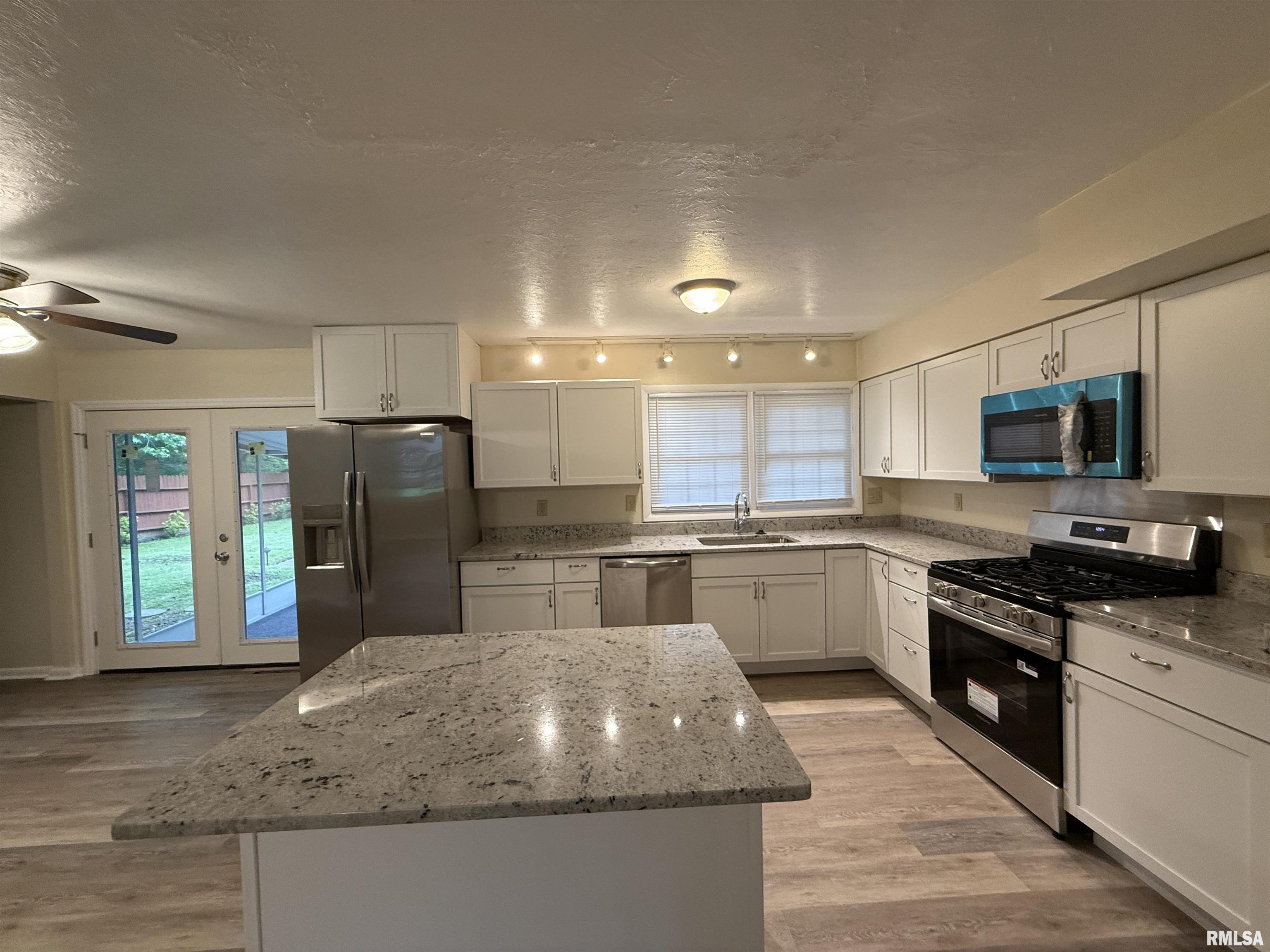 210 S Glenview Drive, Carbondale, Illinois image 8