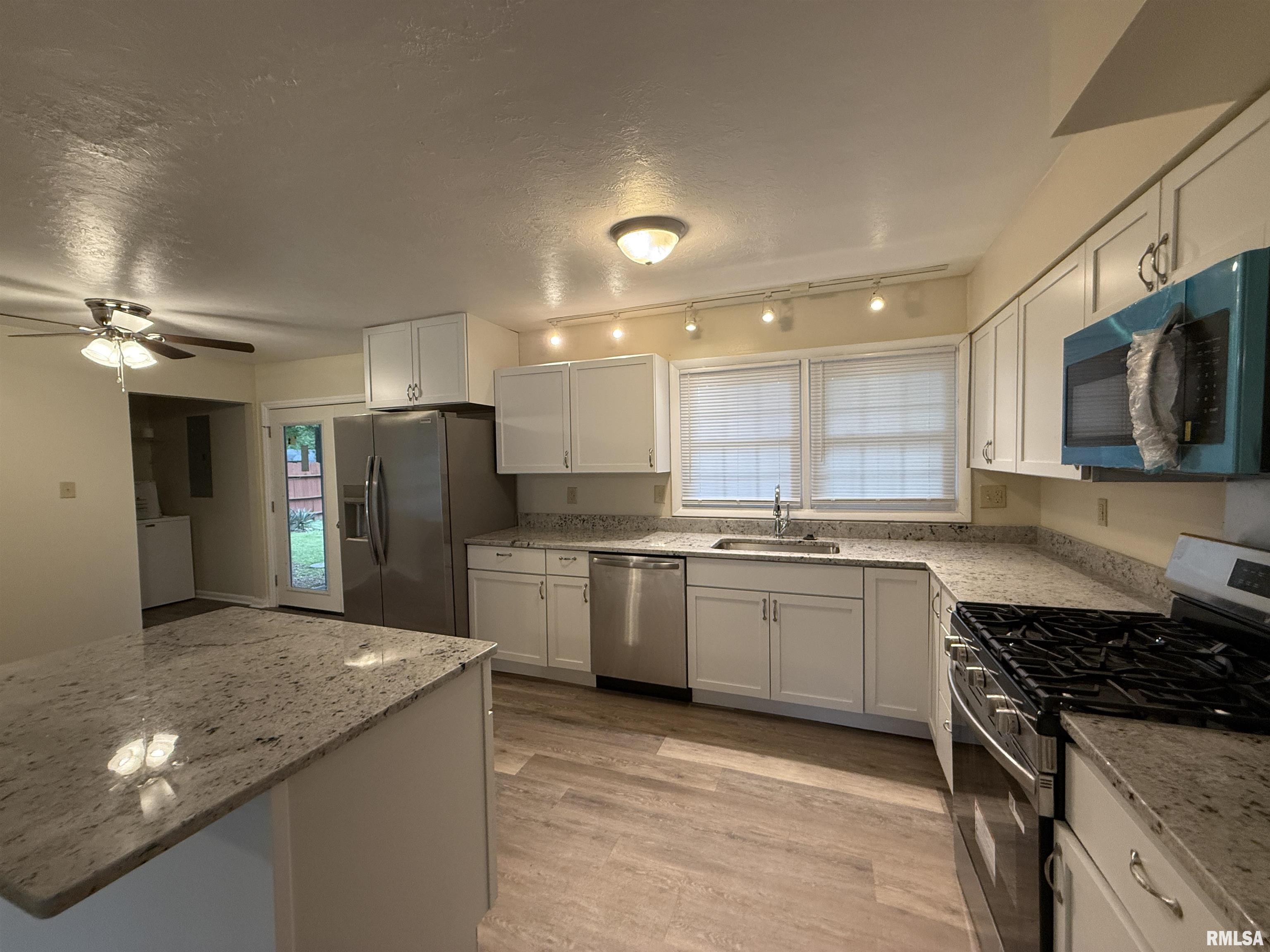 210 S Glenview Drive, Carbondale, Illinois image 9