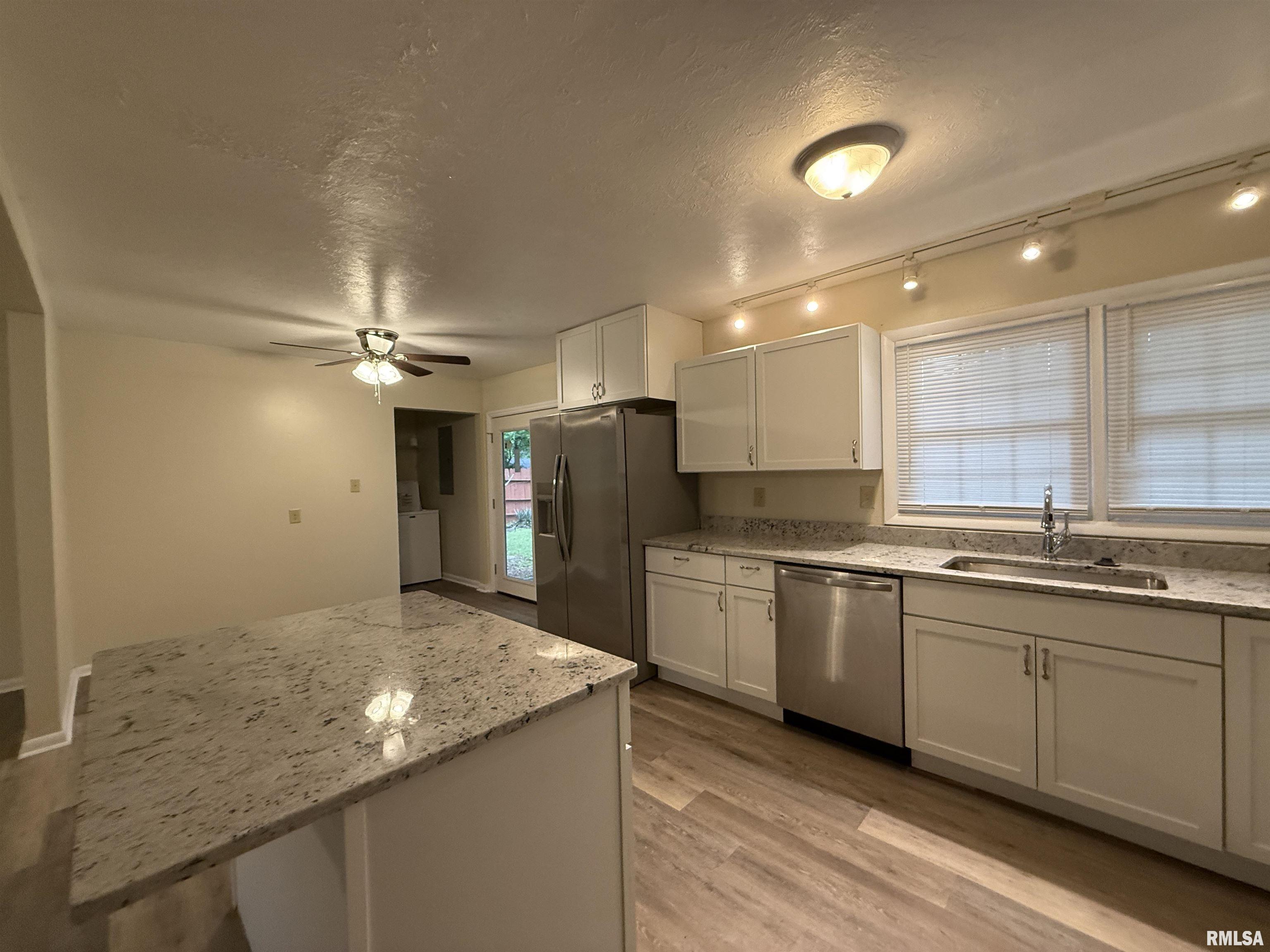 210 S Glenview Drive, Carbondale, Illinois image 5