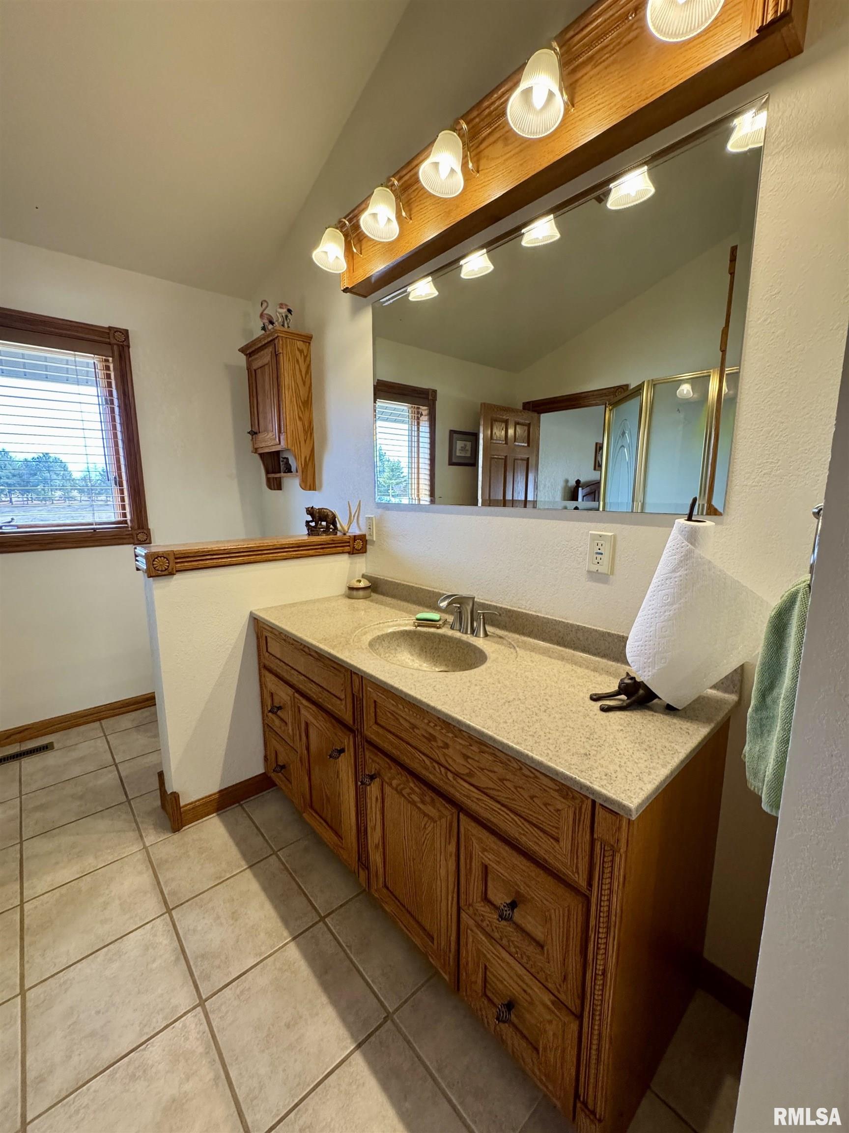 1316 Bridgeport Road, Maquon, Illinois image 40