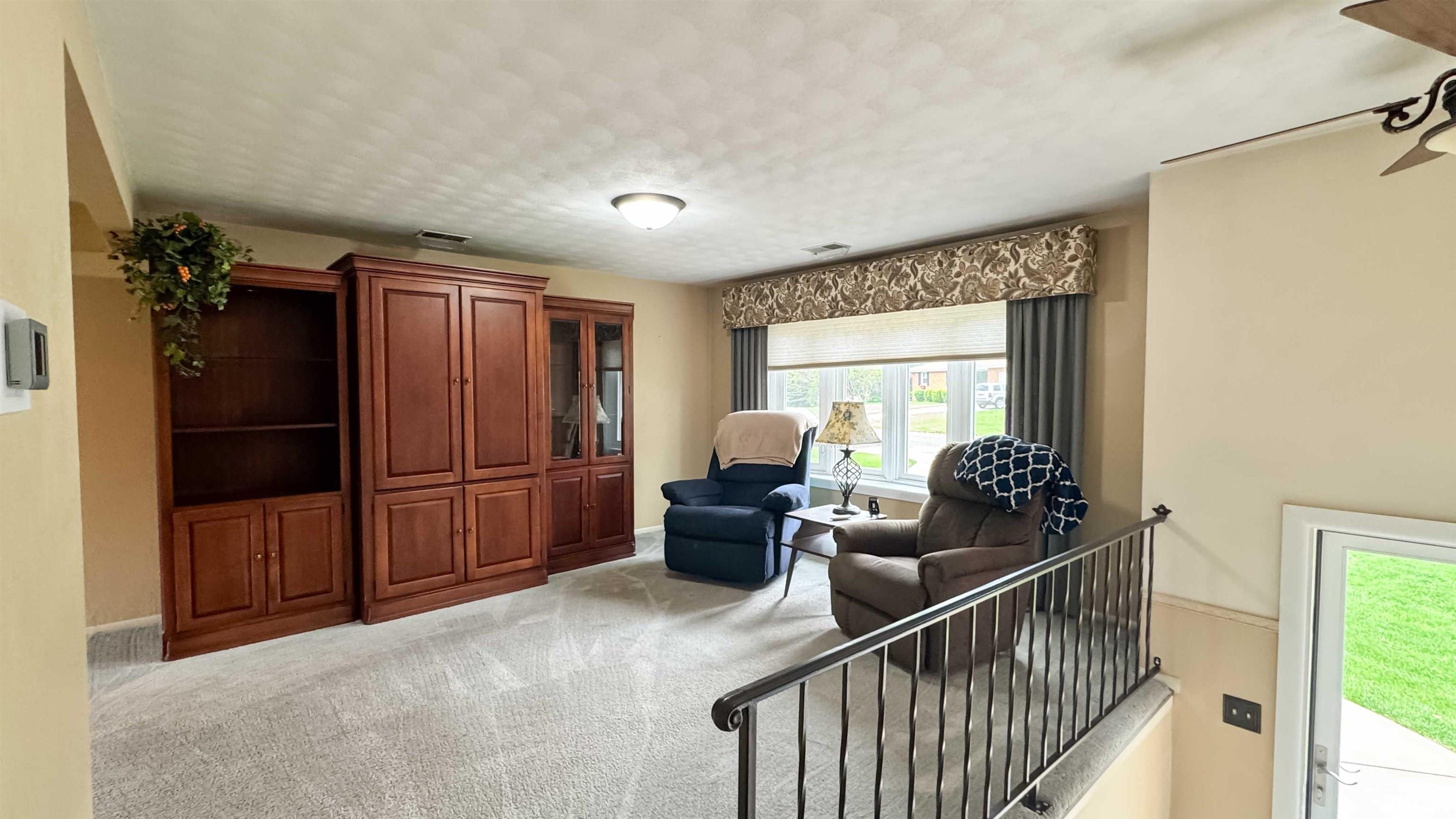 136 Glenview Avenue, East Peoria, Illinois image 4