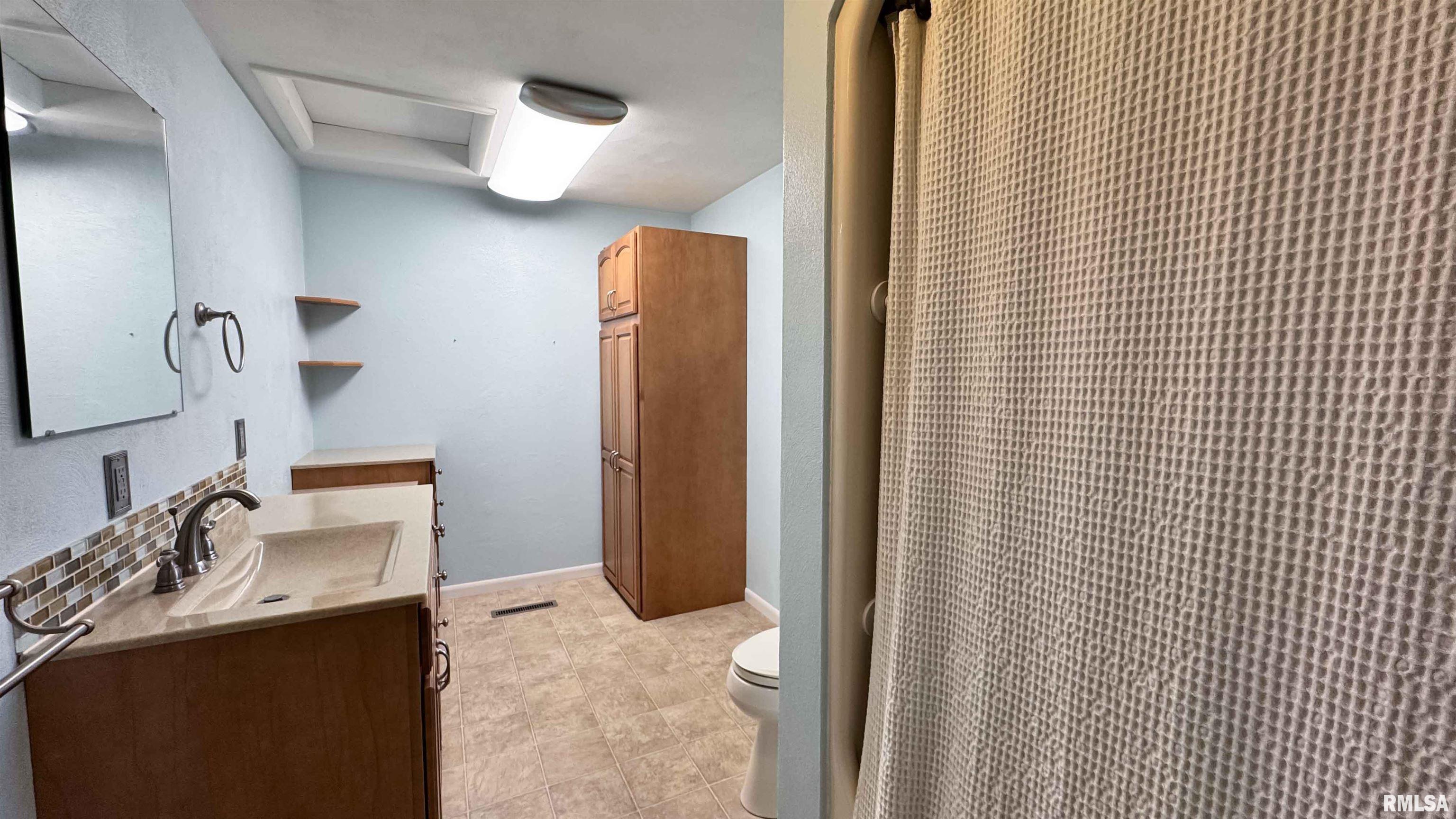 136 Glenview Avenue, East Peoria, Illinois image 33
