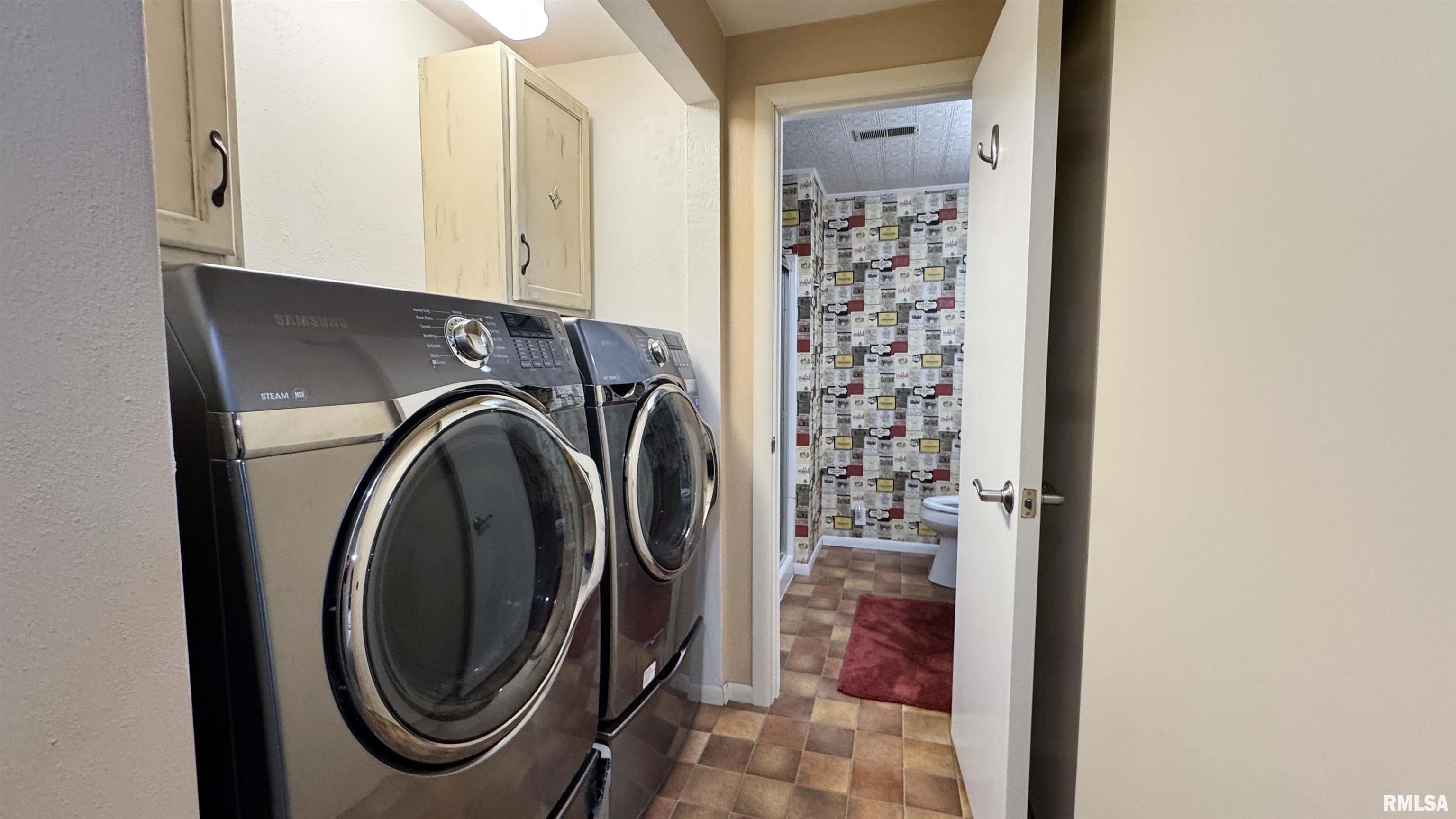 136 Glenview Avenue, East Peoria, Illinois image 21