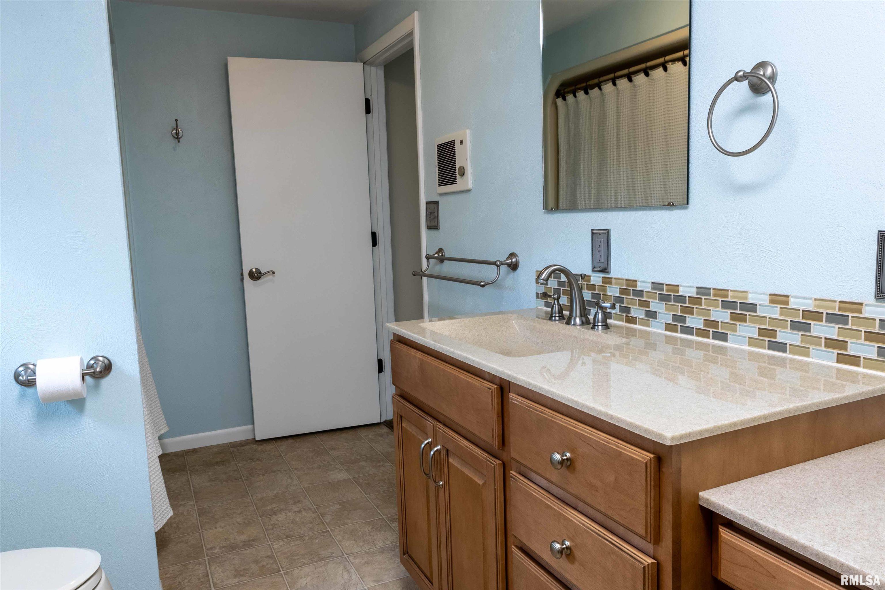 136 Glenview Avenue, East Peoria, Illinois image 31