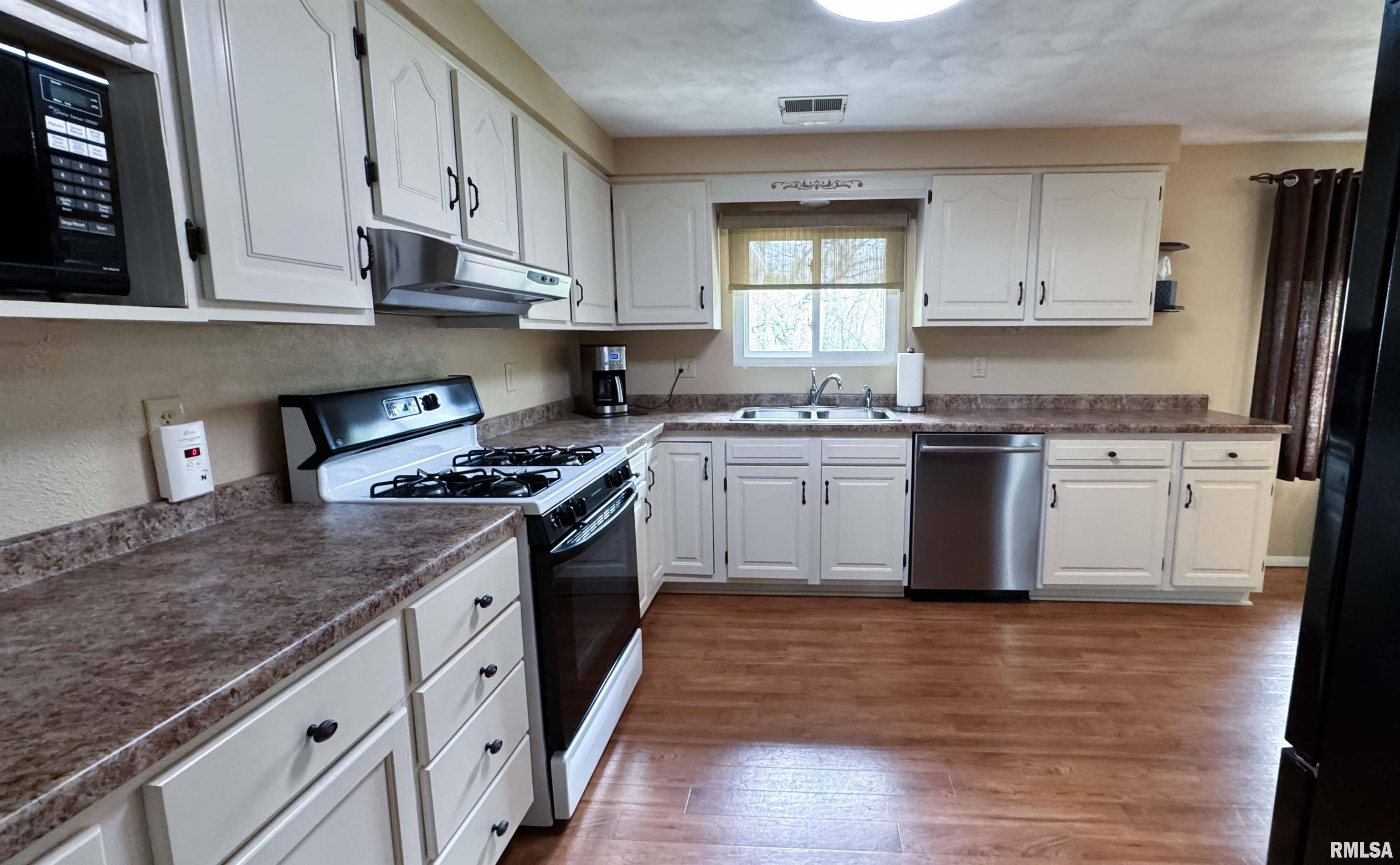 136 Glenview Avenue, East Peoria, Illinois image 14