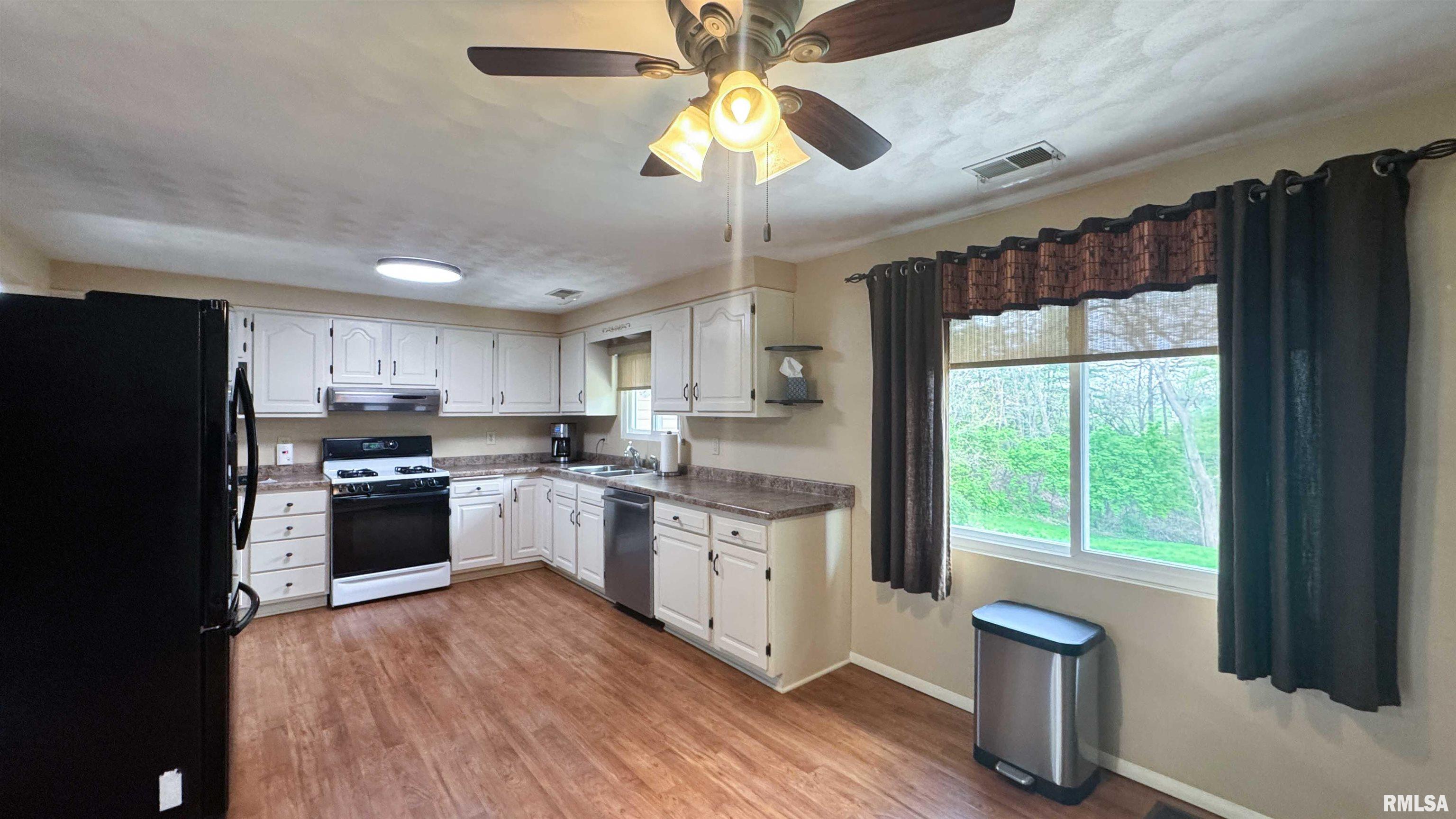 136 Glenview Avenue, East Peoria, Illinois image 20