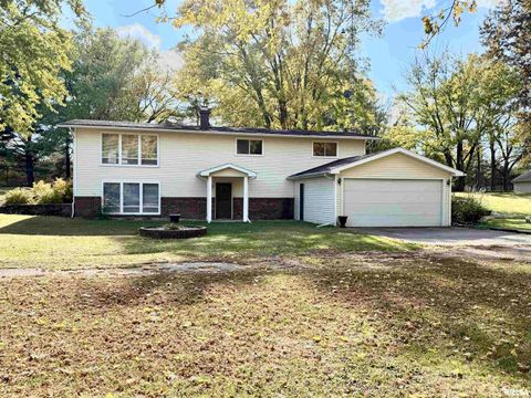 Homes For Sale - 990 William Drive<br/> Knoxville, IL 61448