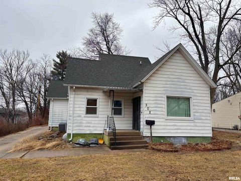 Homes For Sale - 302 E Murray Street<br/> Macomb, IL 61455
