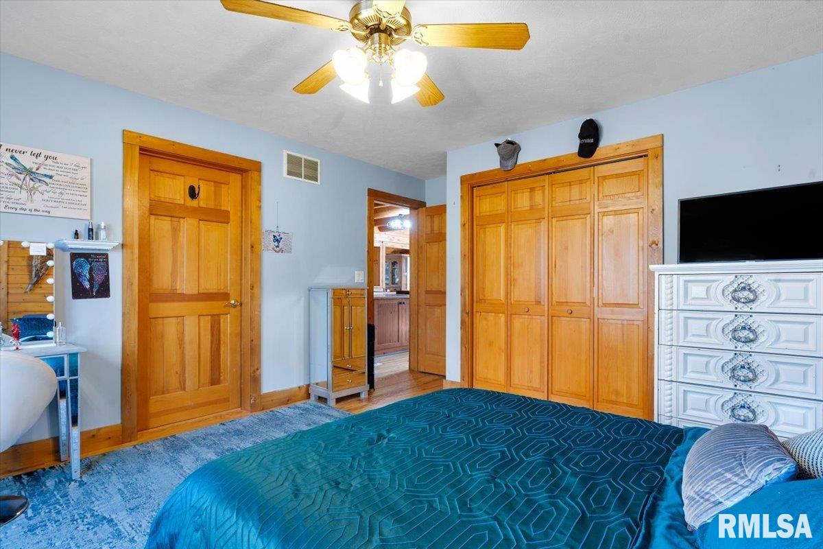 24210 Burr Oaks Lane, Athens, Illinois image 16
