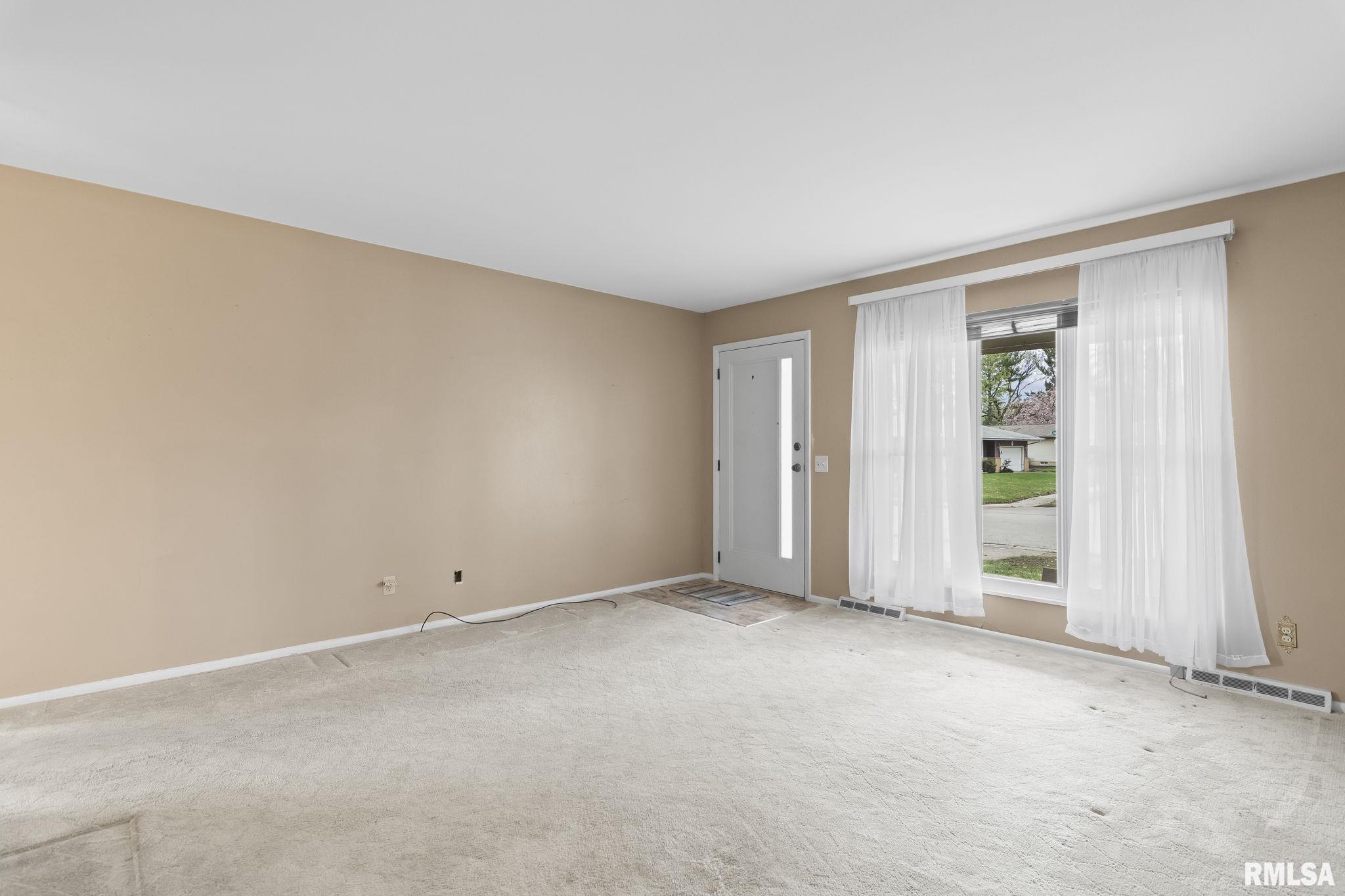 209 Dickinson Road, Springfield, Illinois image 8