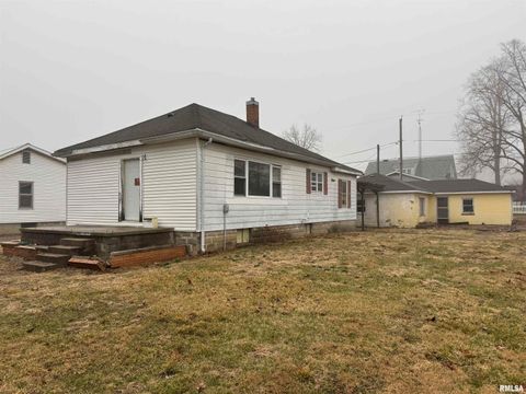 Homes For Sale - 1008 3rd Street<br/> Logan County, Lincoln, IL 62656