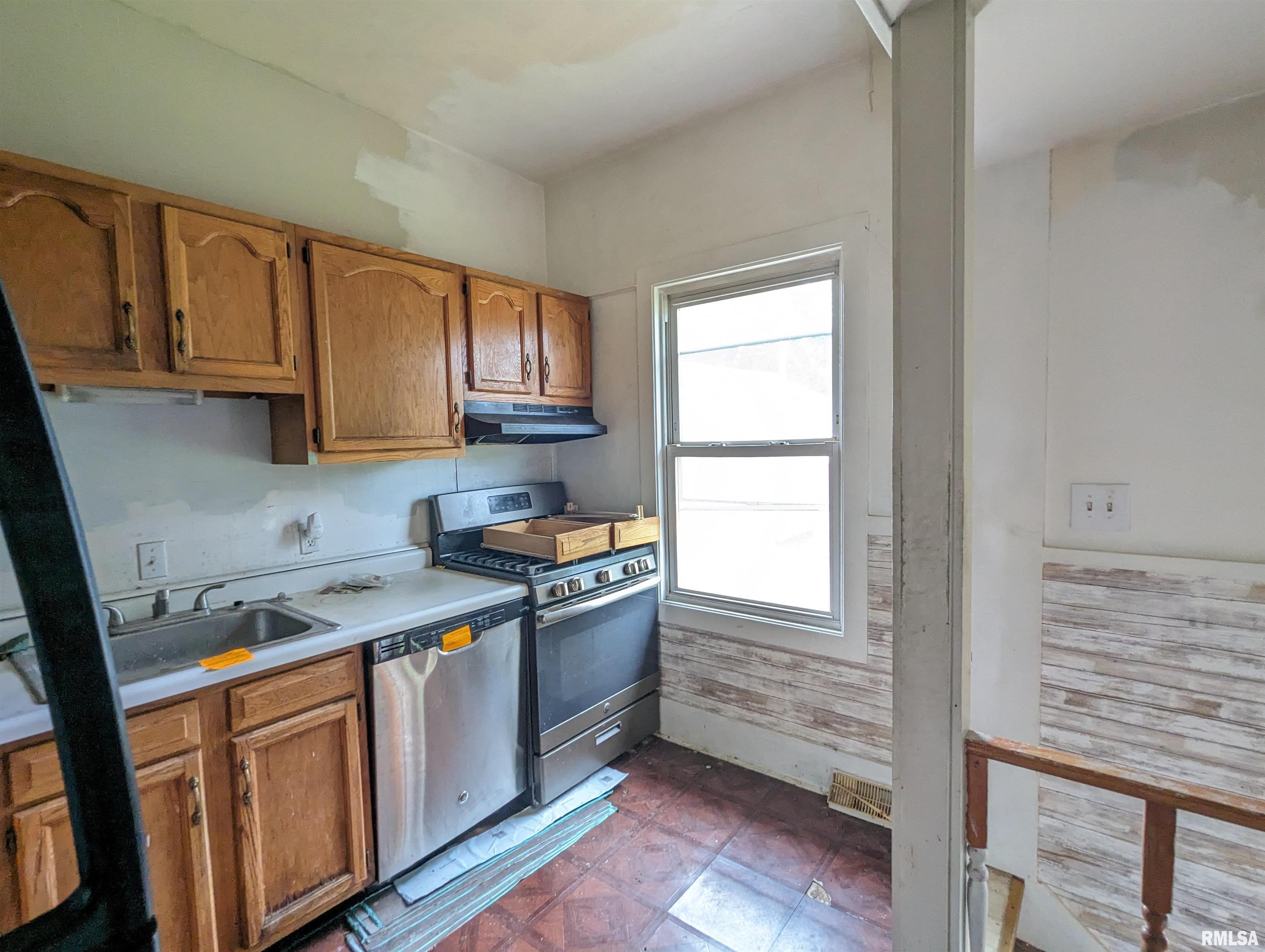 220 W Hanssler Place, Peoria, Illinois image 13