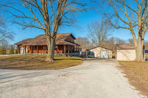 Homes For Sale - 1955 E 2700 N Road<br/> Christian County, Blue Mound, IL 62513