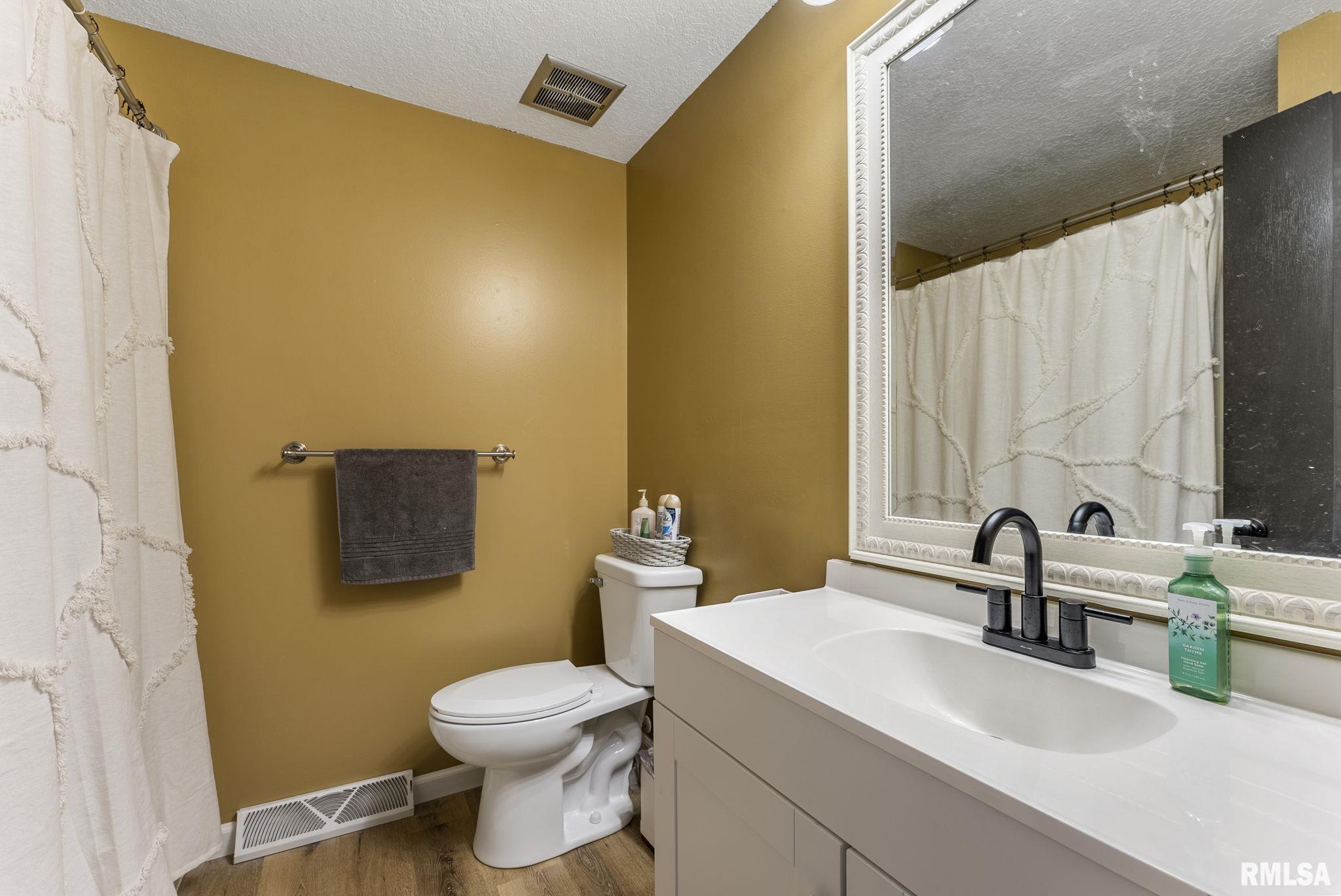 2115 W 31st Street, Davenport, Iowa image 22