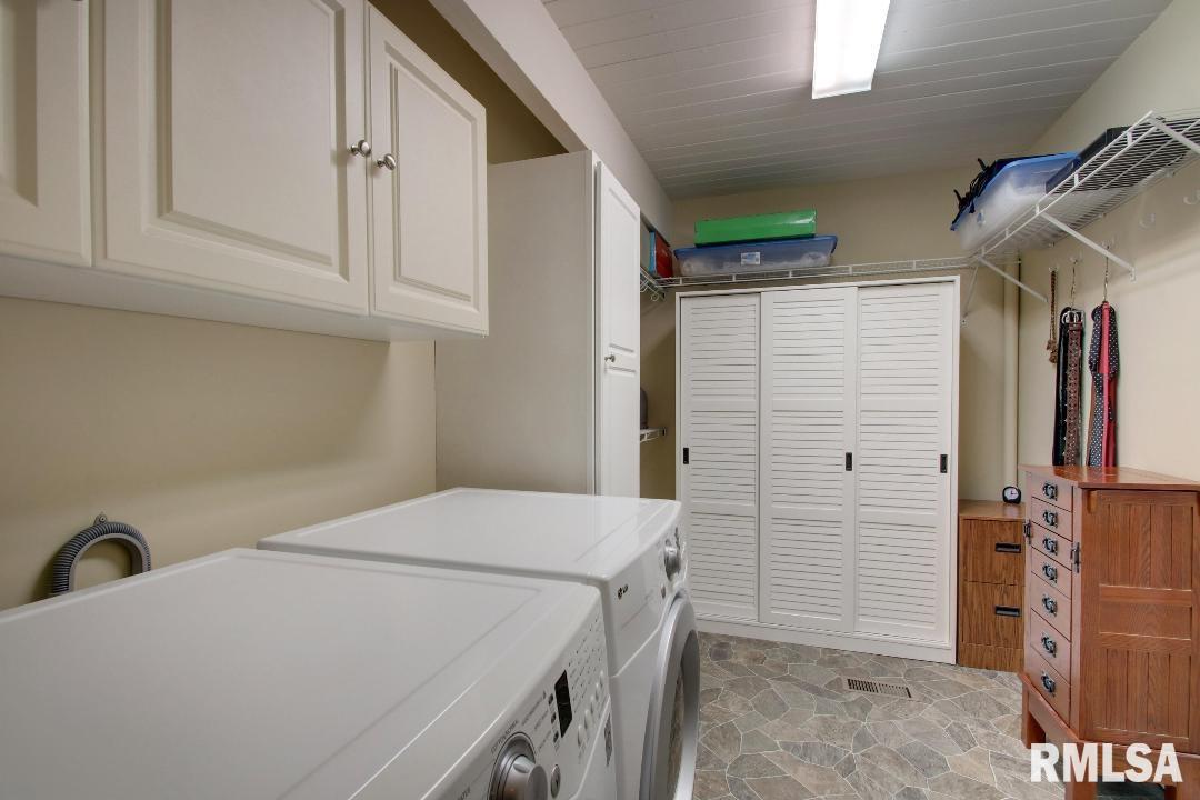 825 Ridgewood Drive, Quincy, Illinois image 19