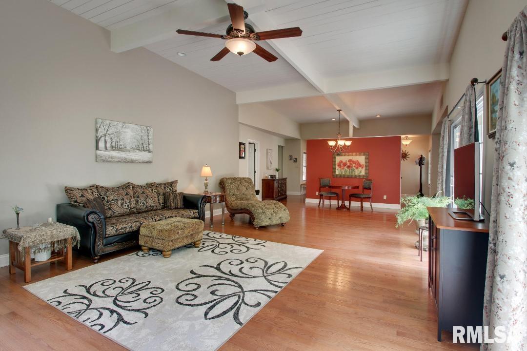 825 Ridgewood Drive, Quincy, Illinois image 8