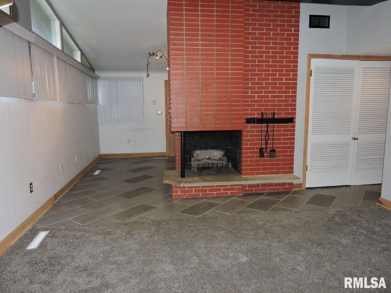 410 S Main Avenue, Minier, Illinois image 2