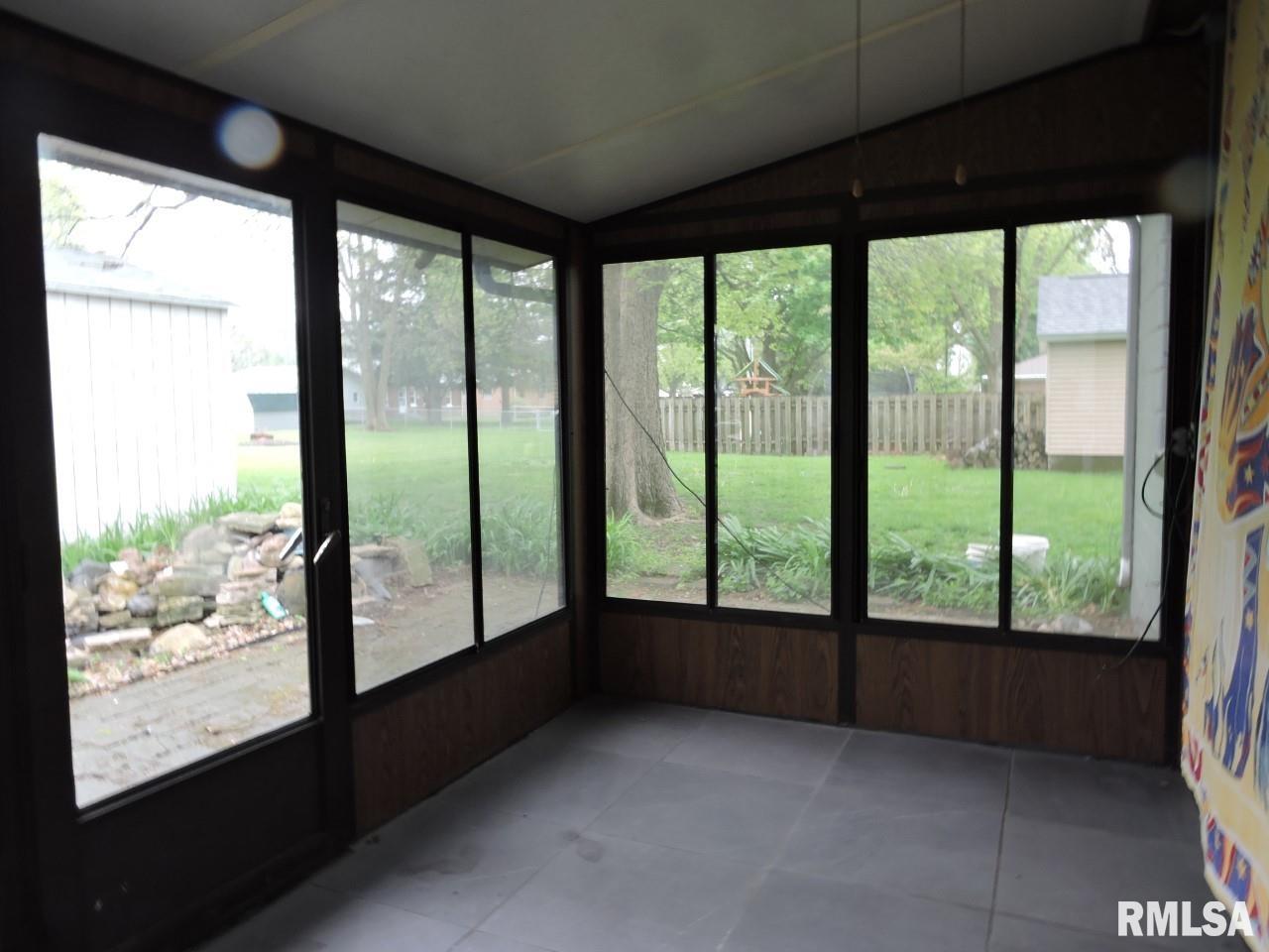410 S Main Avenue, Minier, Illinois image 47
