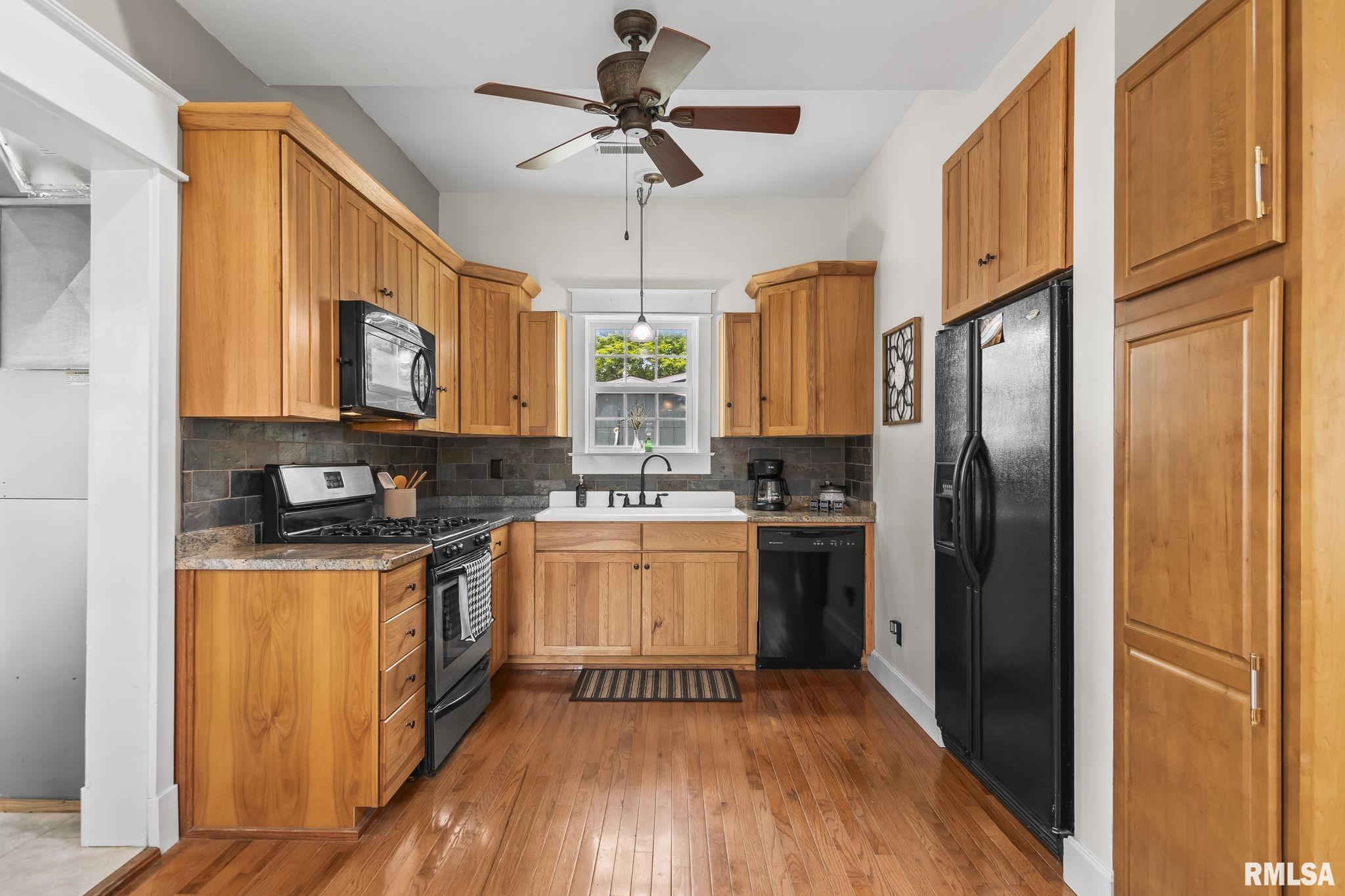 910 W Van Buren Street, Auburn, Illinois image 9