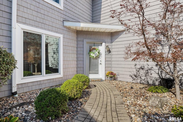 524 HARBOR POINTE DR # 524, EAST PEORIA, IL 61611 - Image 103f71ab1feec7d8fbbed39a1b24cf8f/3264310321