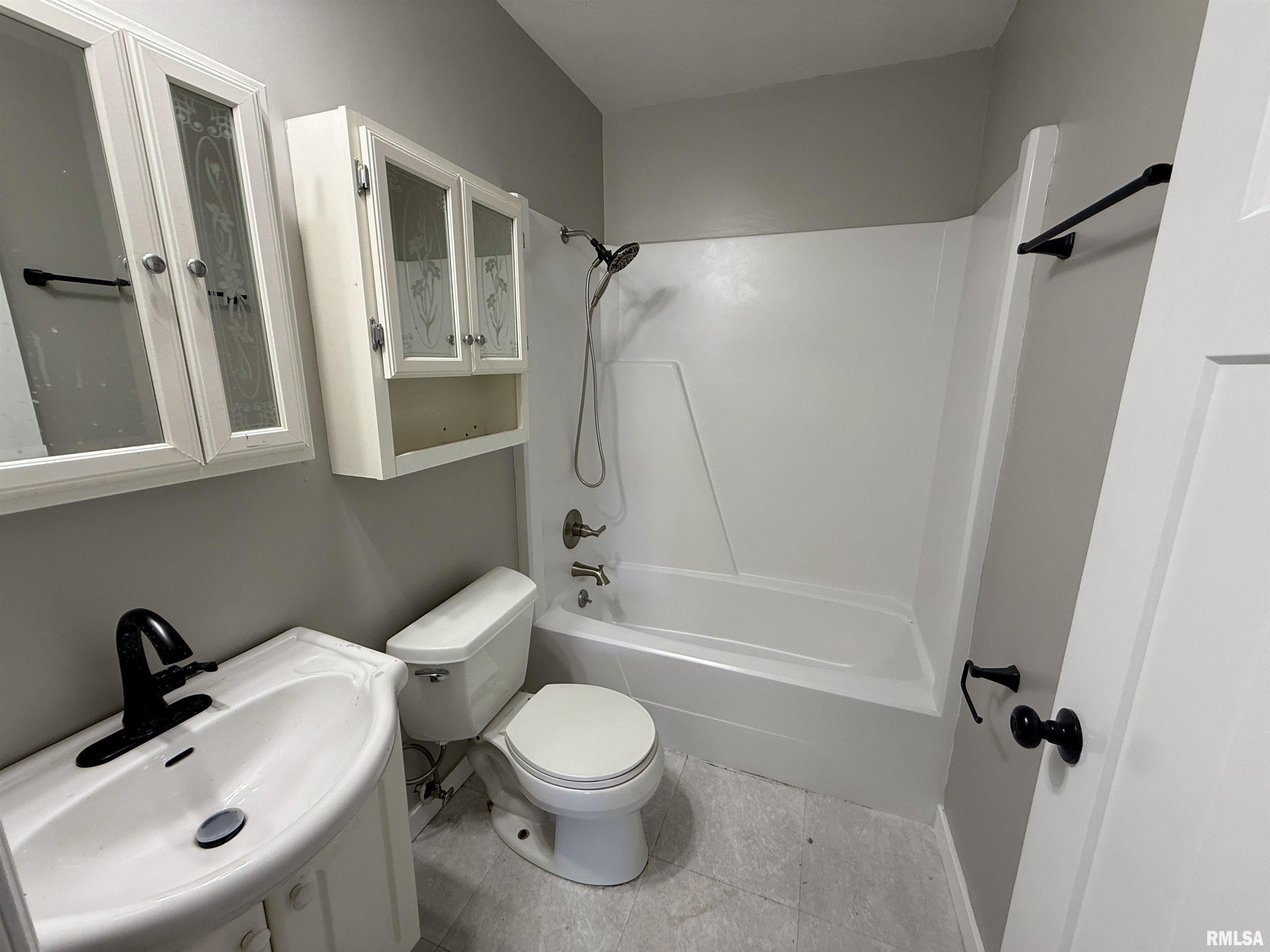 921 Ash Drive, Colona, Illinois image 10