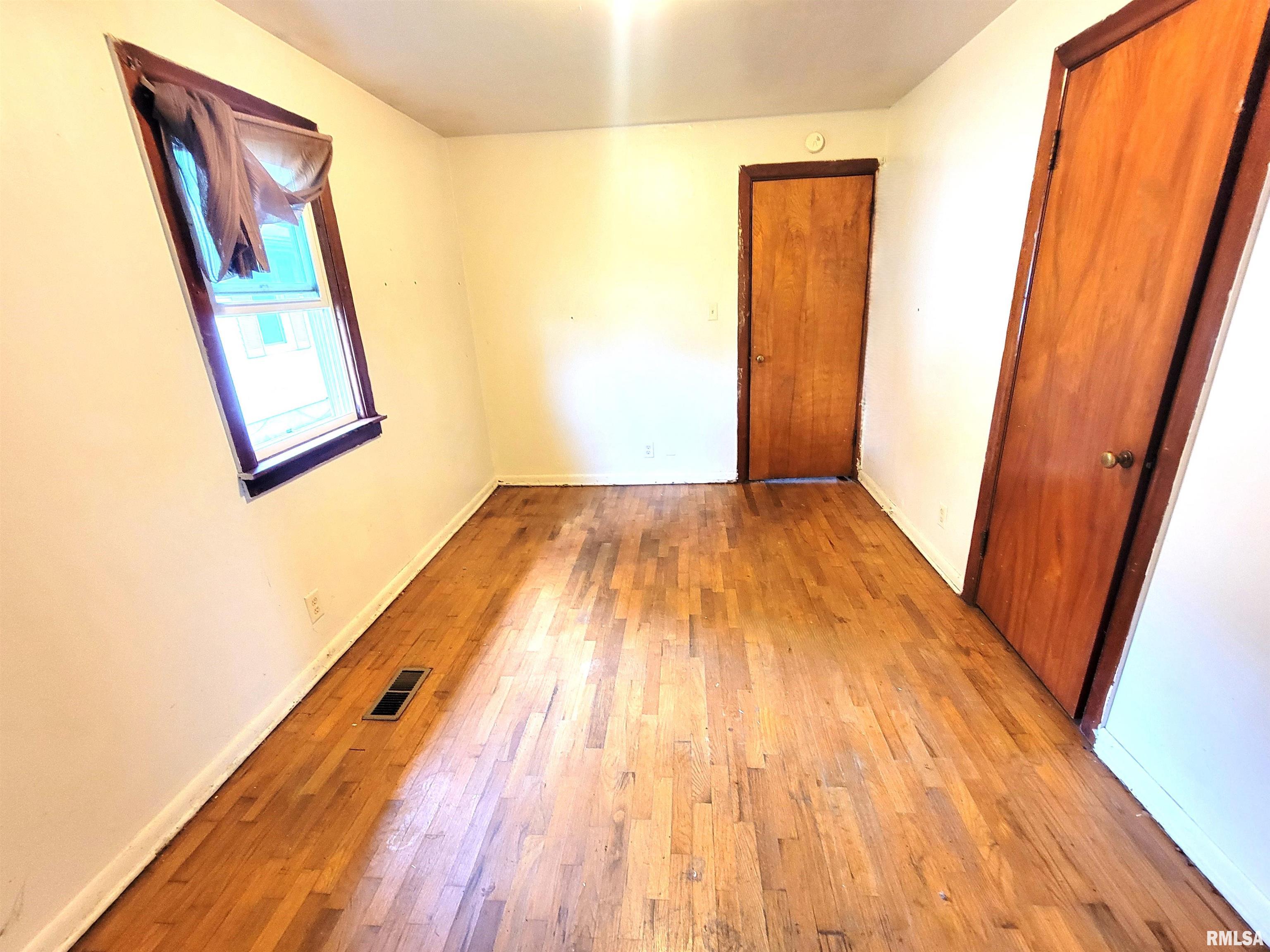 422 East Drive, Flora, Illinois image 19