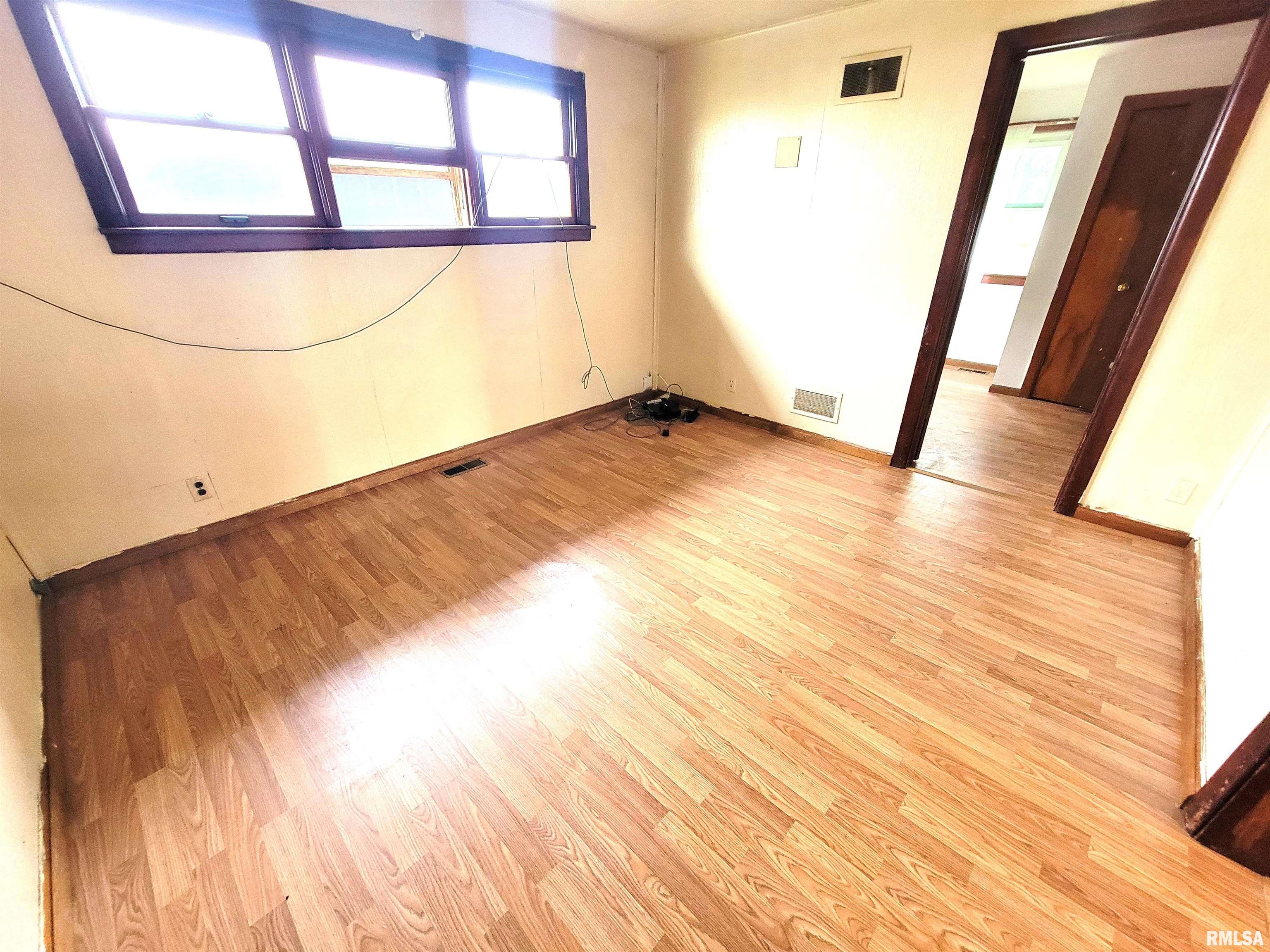422 East Drive, Flora, Illinois image 37