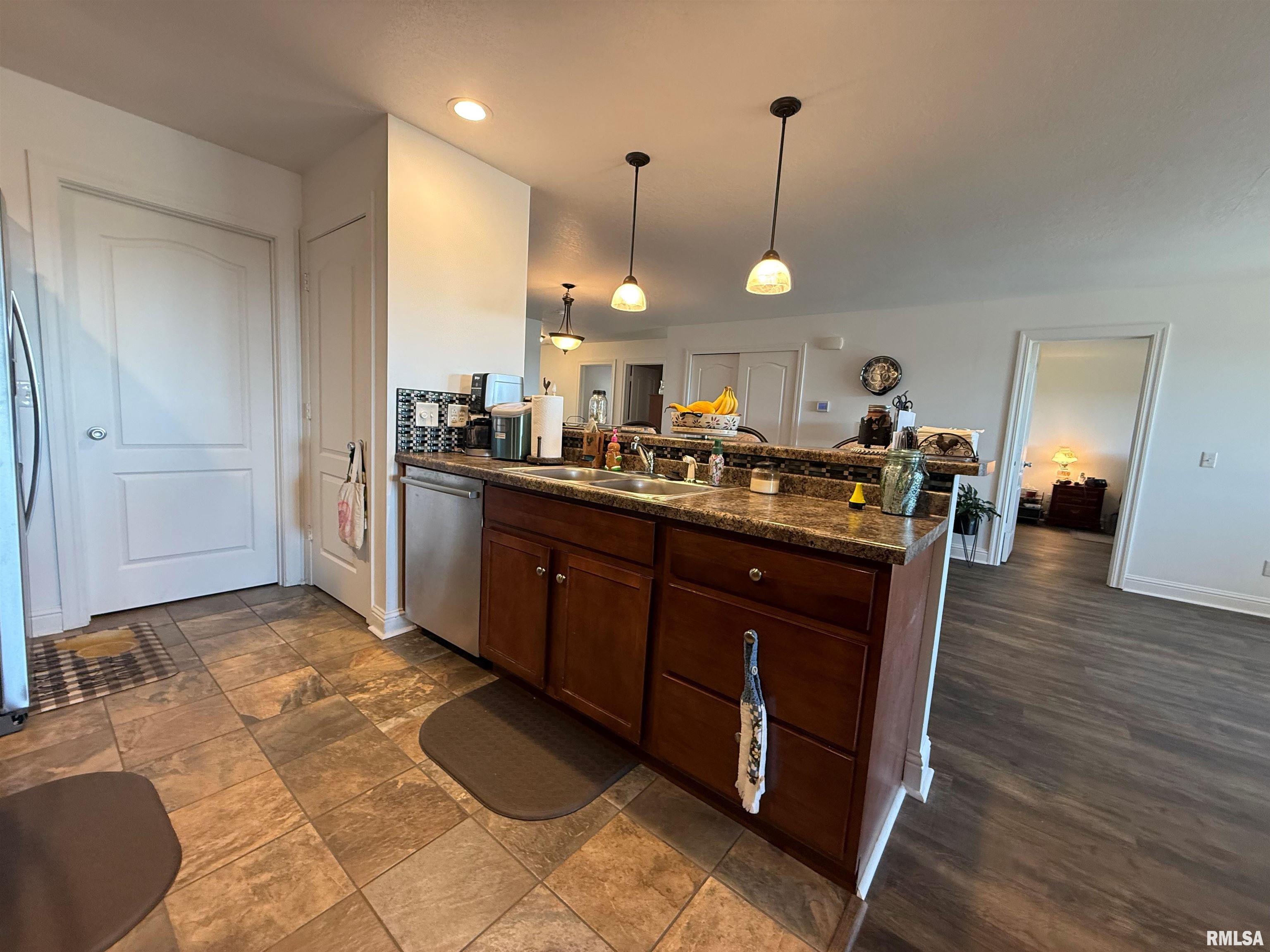 309 Scotch Pine Drive, Macomb, Illinois image 13