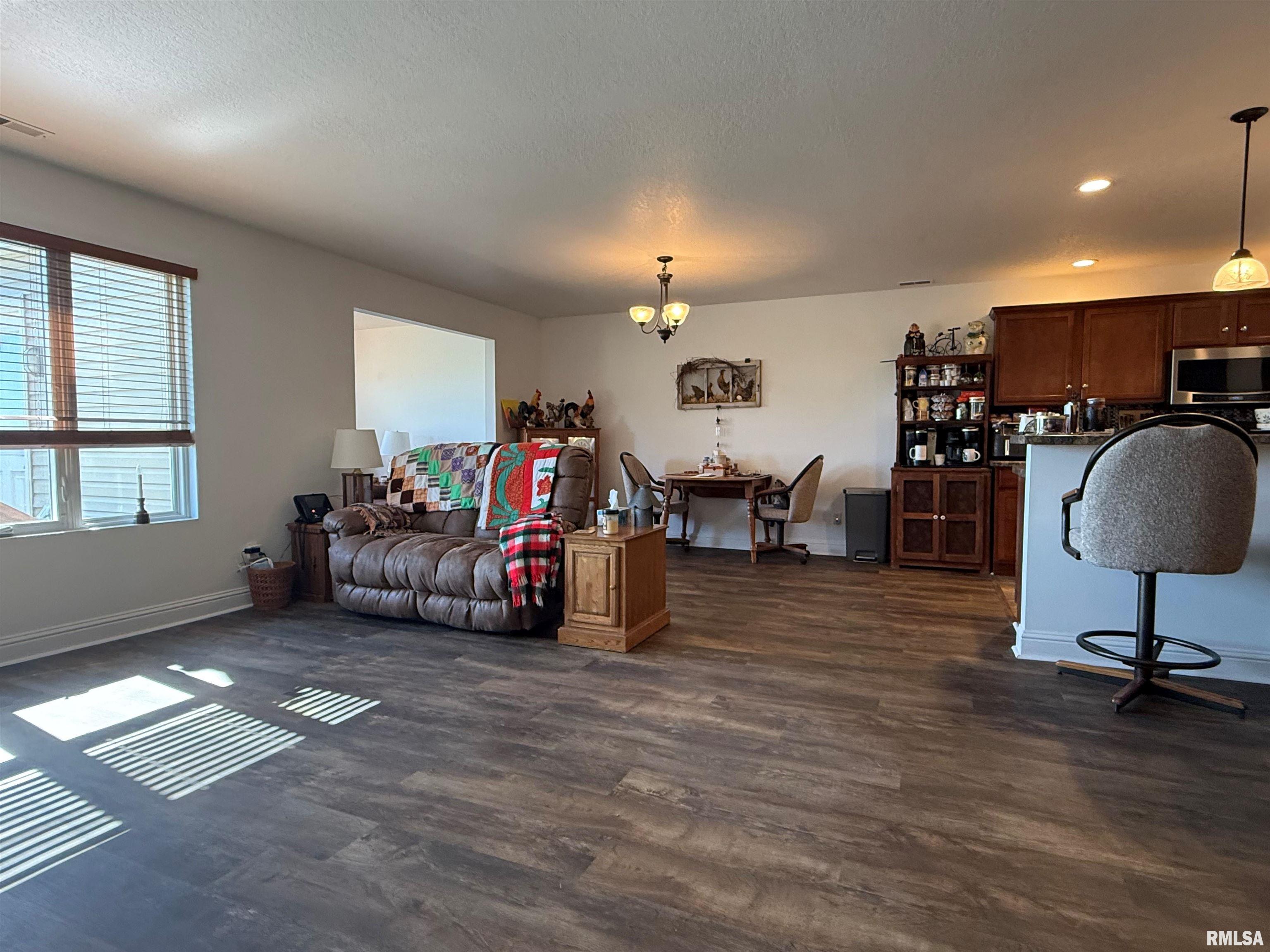 309 Scotch Pine Drive, Macomb, Illinois image 4