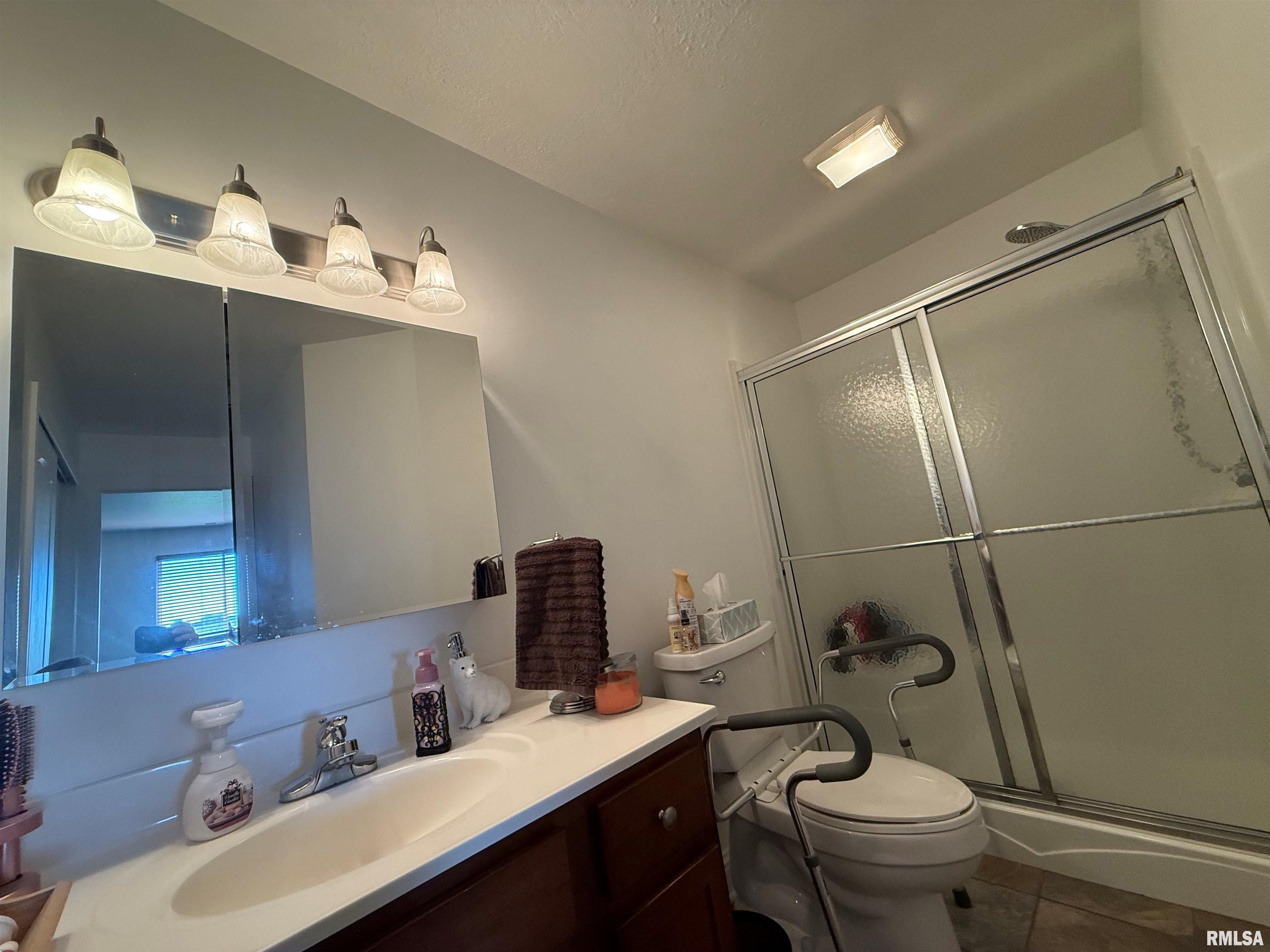 309 Scotch Pine Drive, Macomb, Illinois image 21