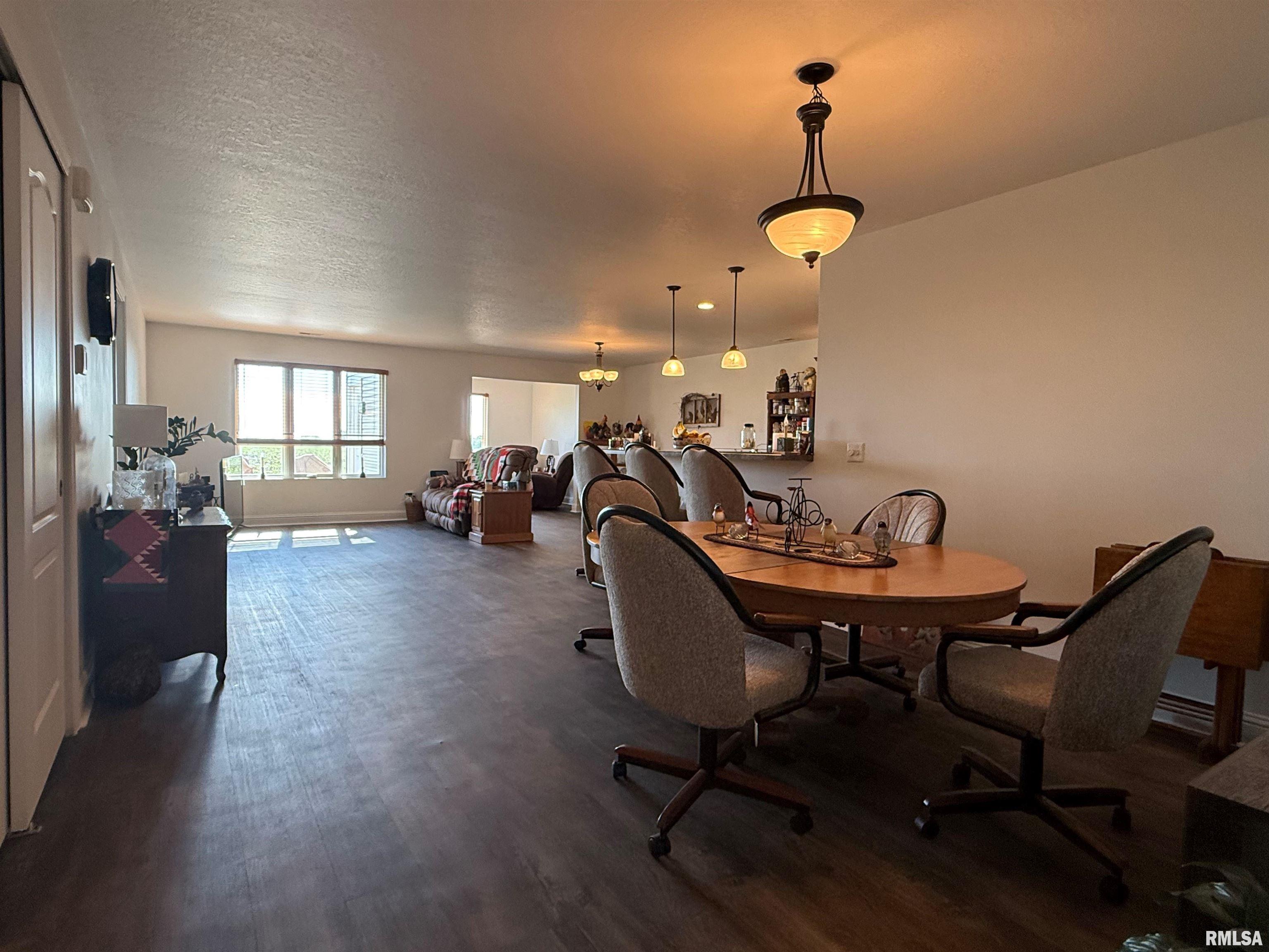 309 Scotch Pine Drive, Macomb, Illinois image 10