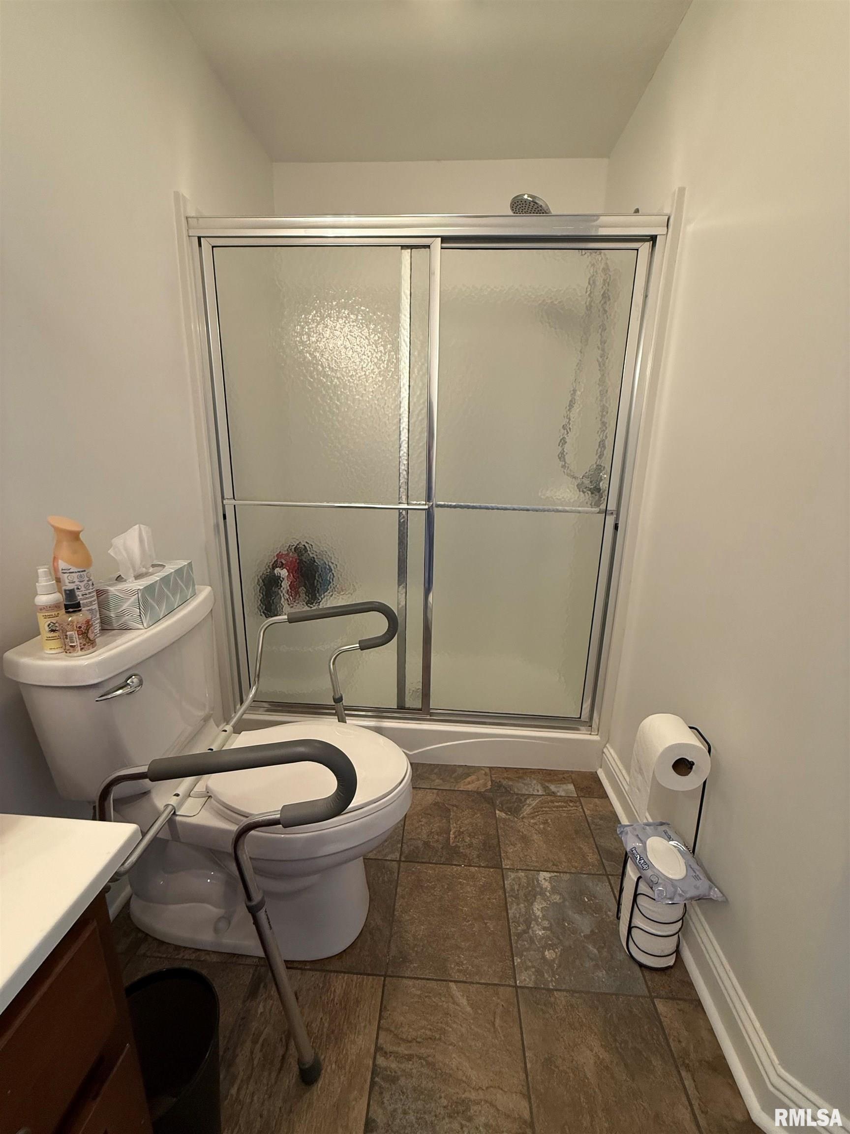 309 Scotch Pine Drive, Macomb, Illinois image 19