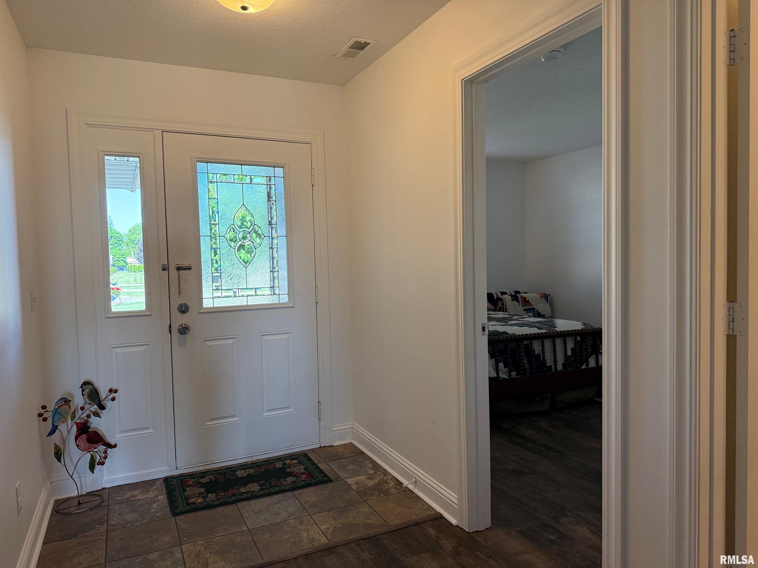 309 Scotch Pine Drive, Macomb, Illinois image 3