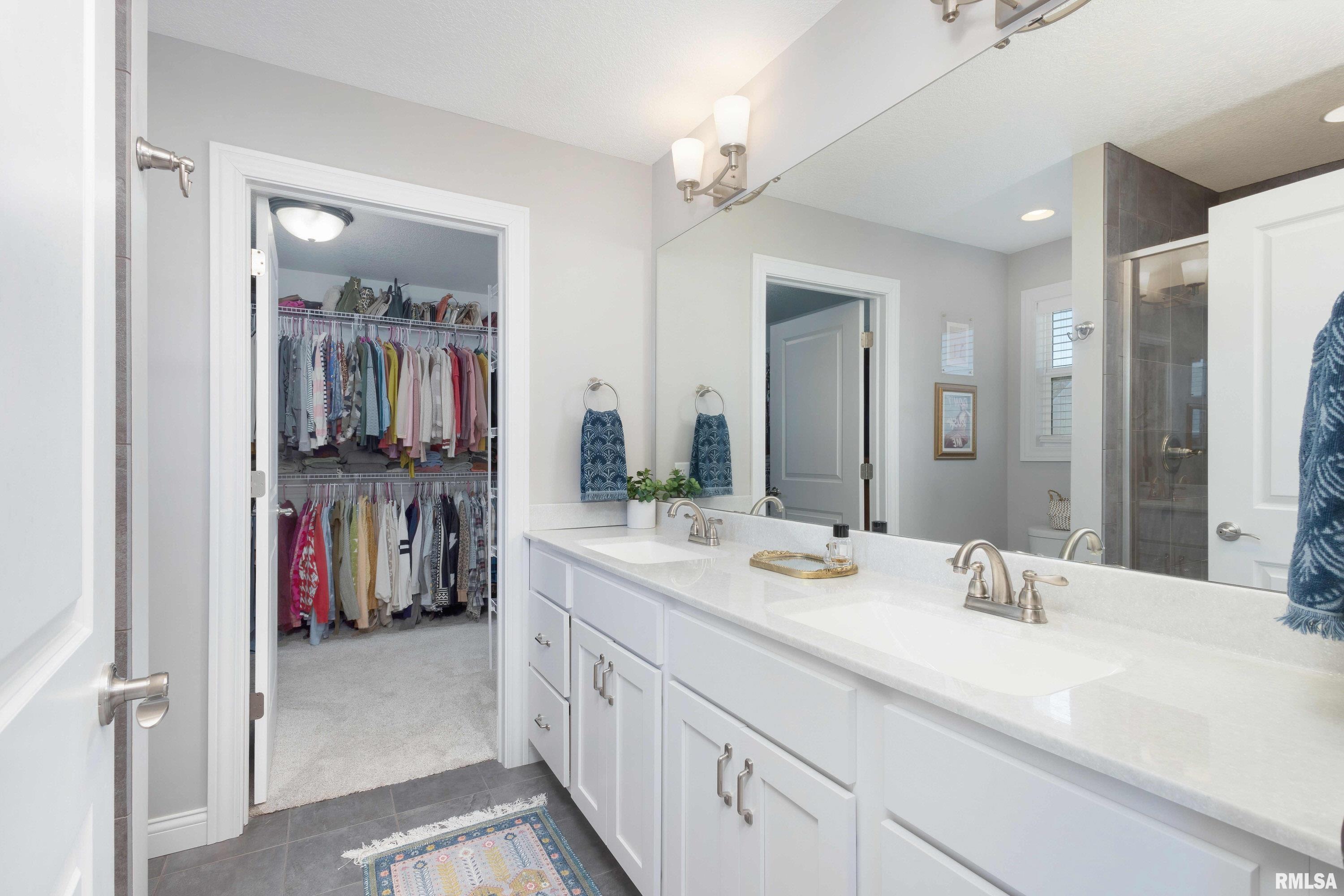 4417 Slate Creek Drive, Bettendorf, Iowa image 24
