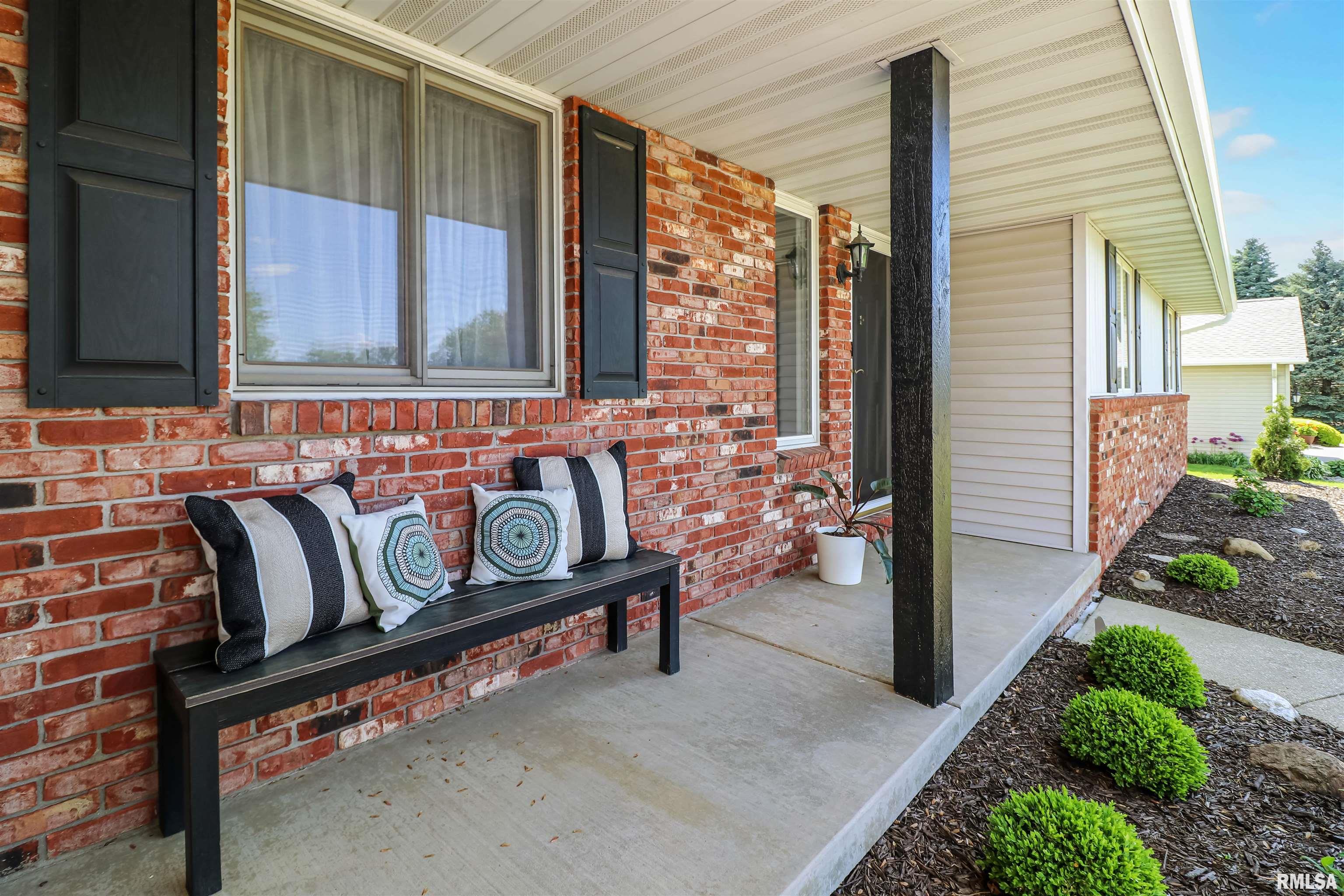 67 N Oregon Court, Morton, Illinois image 2
