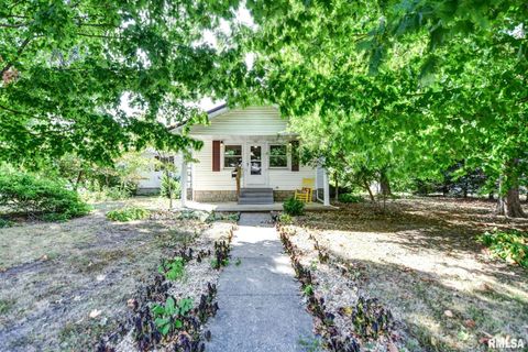 Homes For Sale - 507 N Spruce Street<br/> Montgomery County, Nokomis, IL 62075