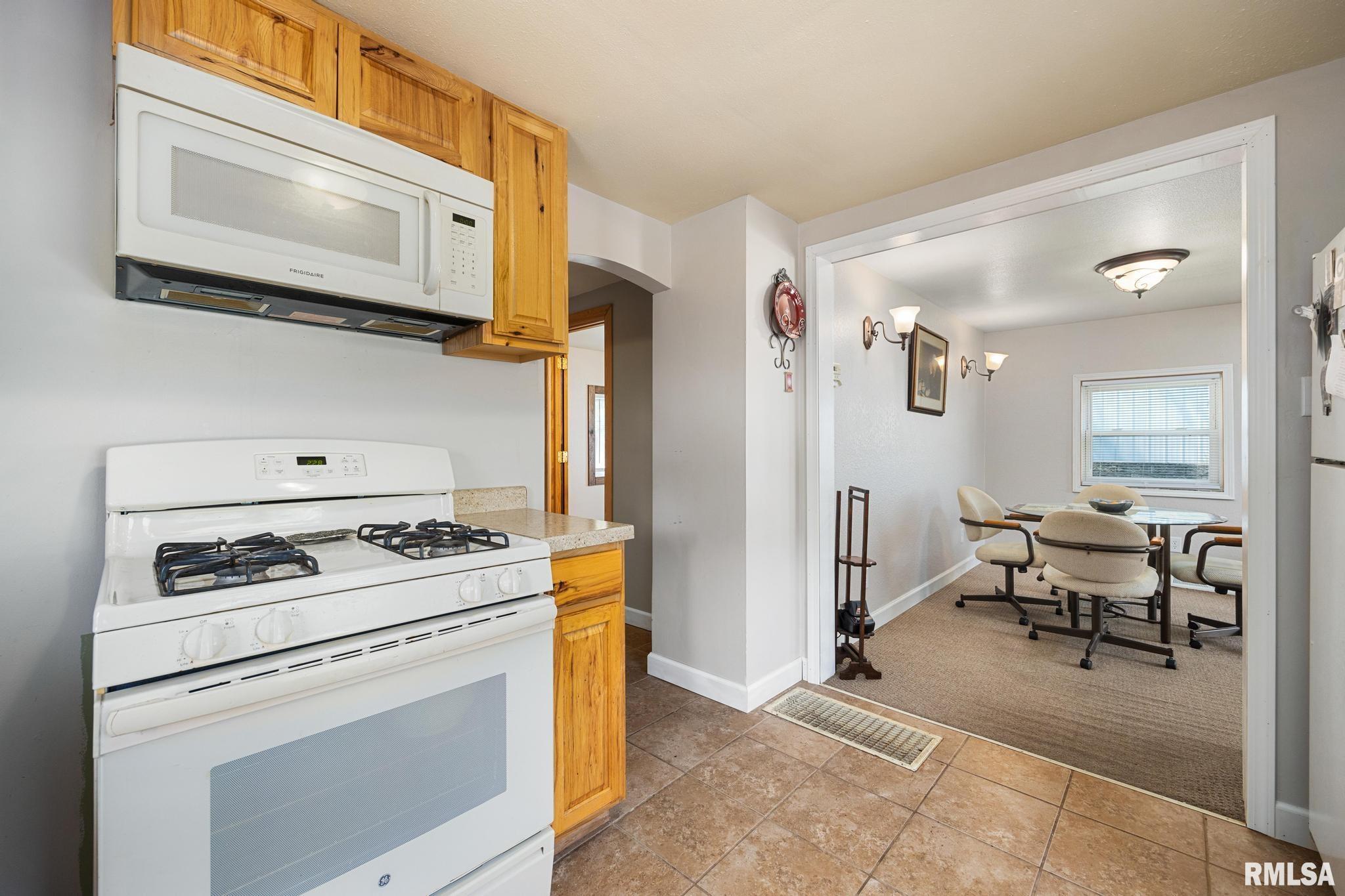 133 Hollywood Circle, Creve Coeur, Illinois image 14
