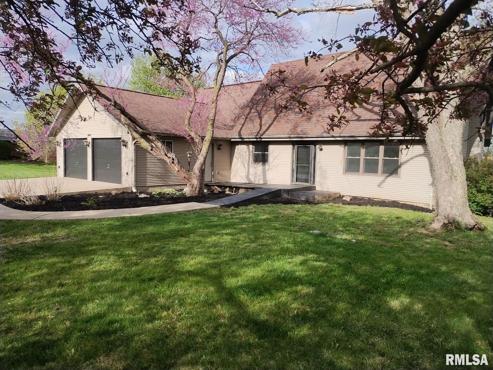 3809 N Fisk Road, Astoria, Illinois image 1