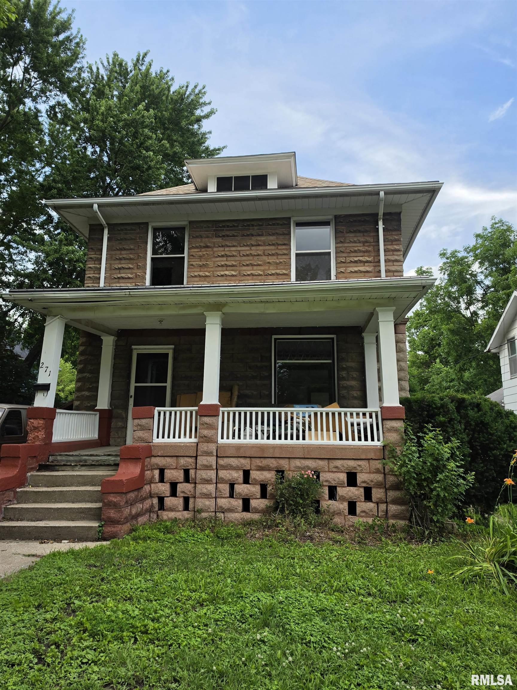 Photo 1 of 11 — 271 W NORTH Street, Galesburg, IL 61401
