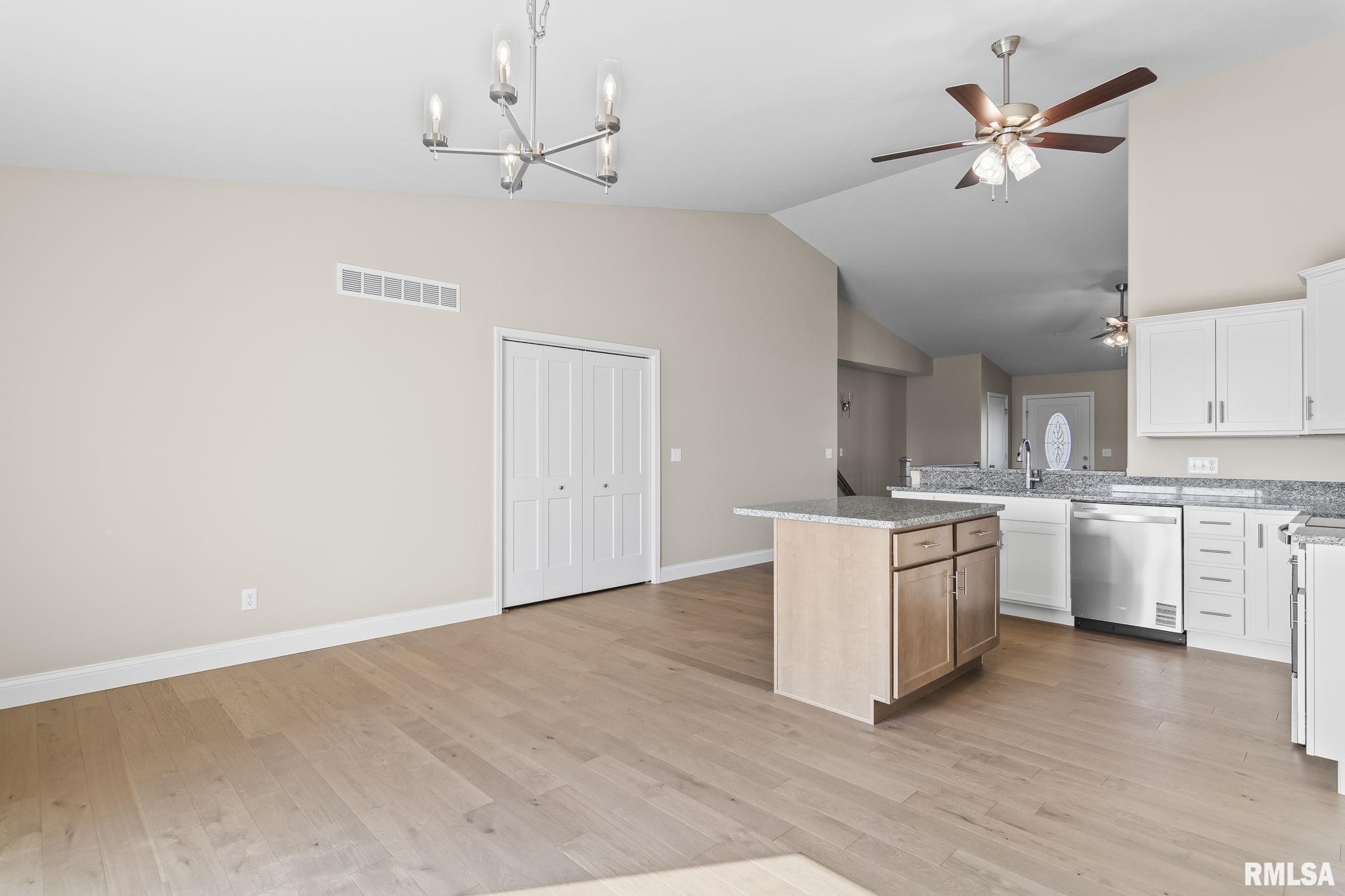 4602 Castle Pines Drive, Springfield, Illinois image 8