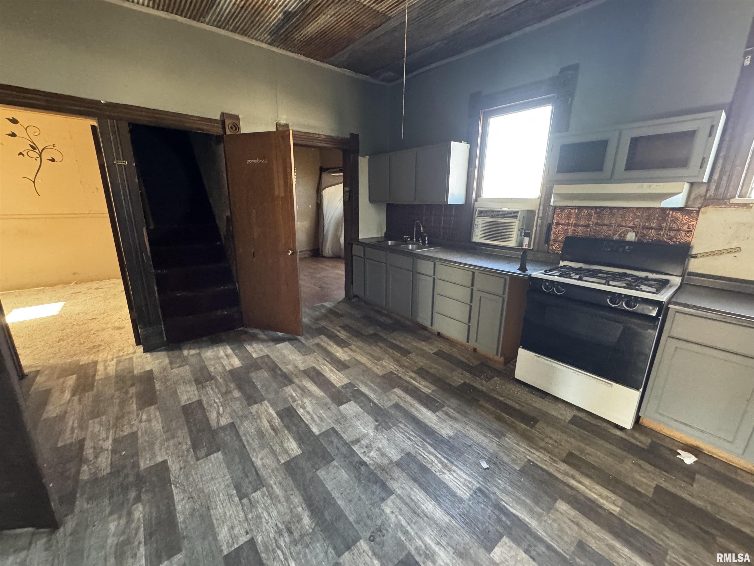 147 N Marion Street, Centralia, Illinois image 6