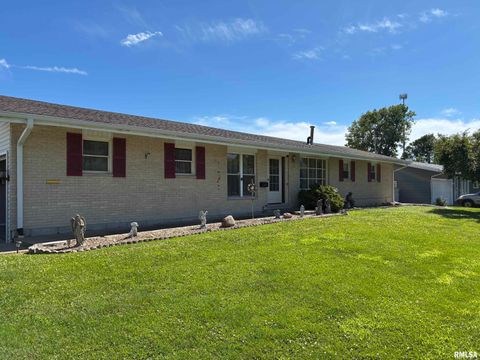 Homes For Sale - 3132 Brentwood Drive<br/> Quincy, IL 62301