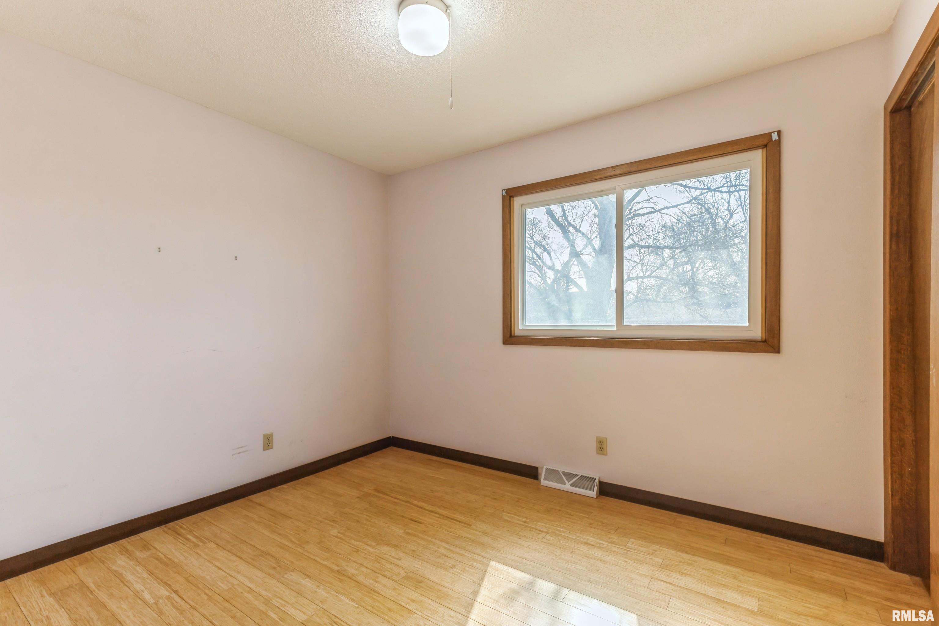 4204 Warren Street, Davenport, Iowa image 16
