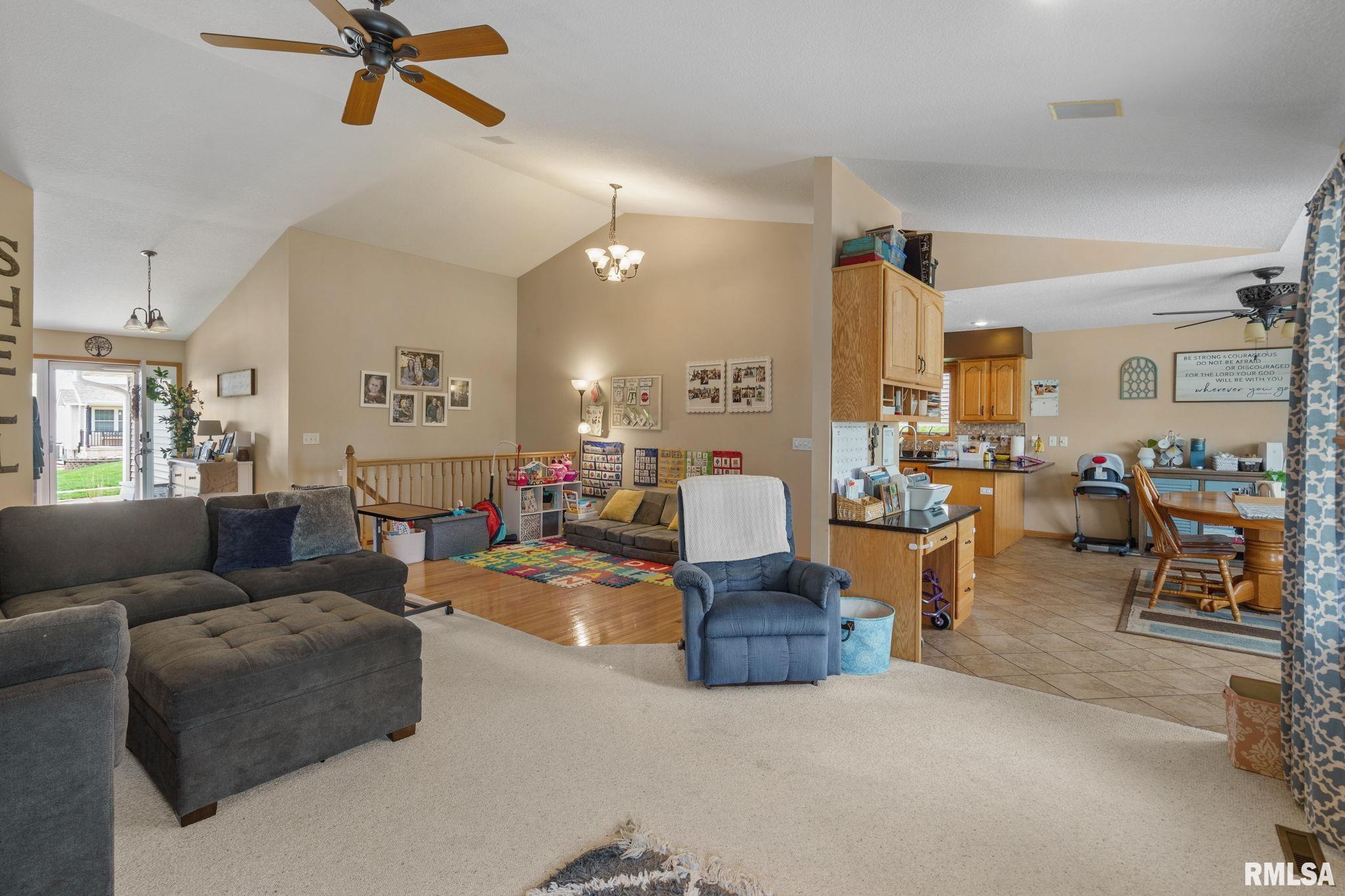2025 Ashford Road, Bettendorf, Iowa image 5